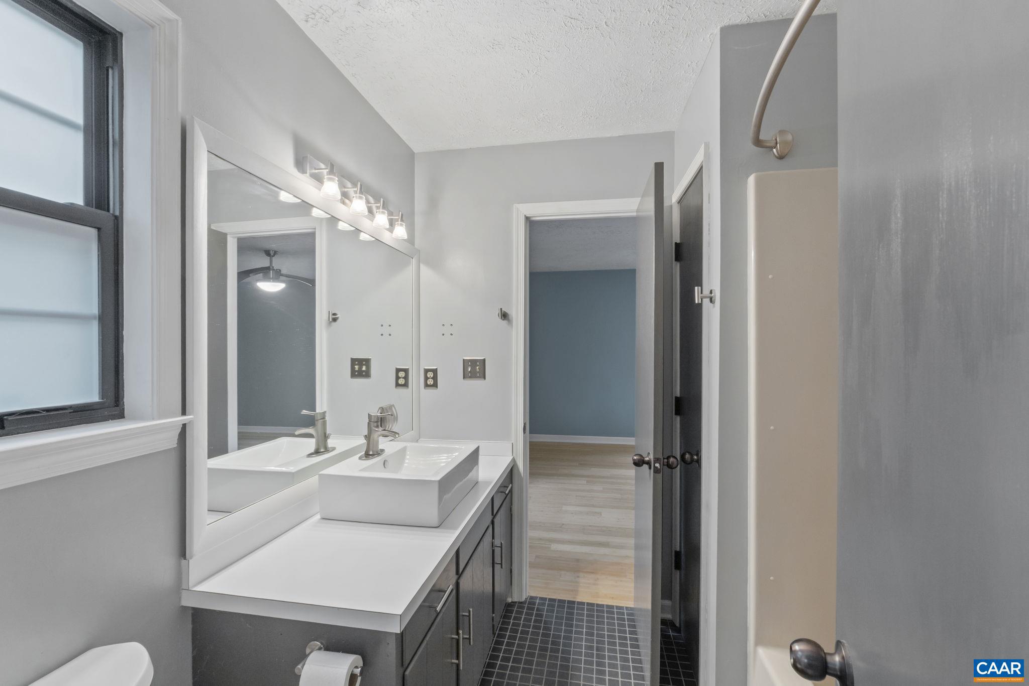 LAKE MONTICELLO - Residential