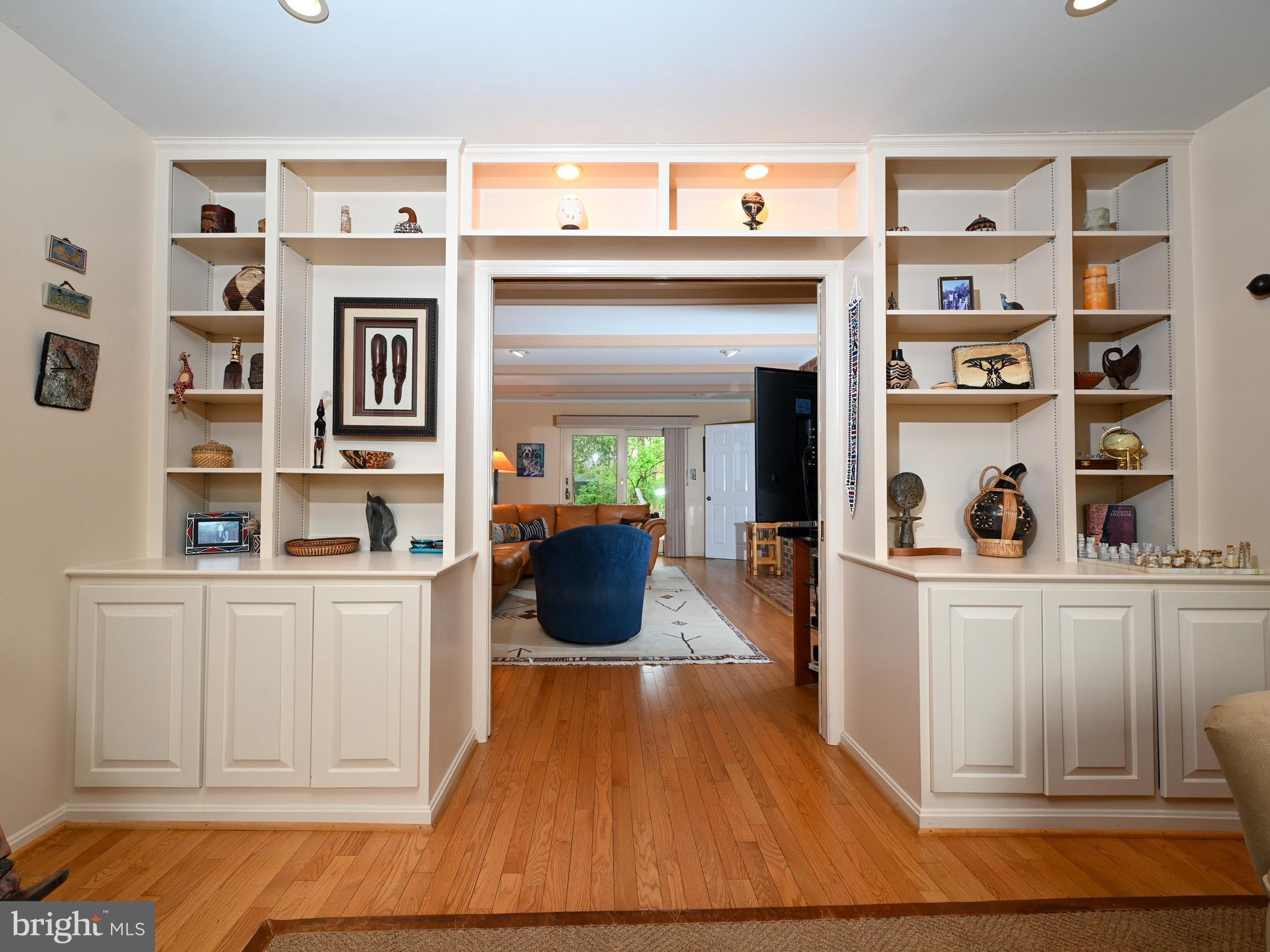 VIENNA OAKS - Residential