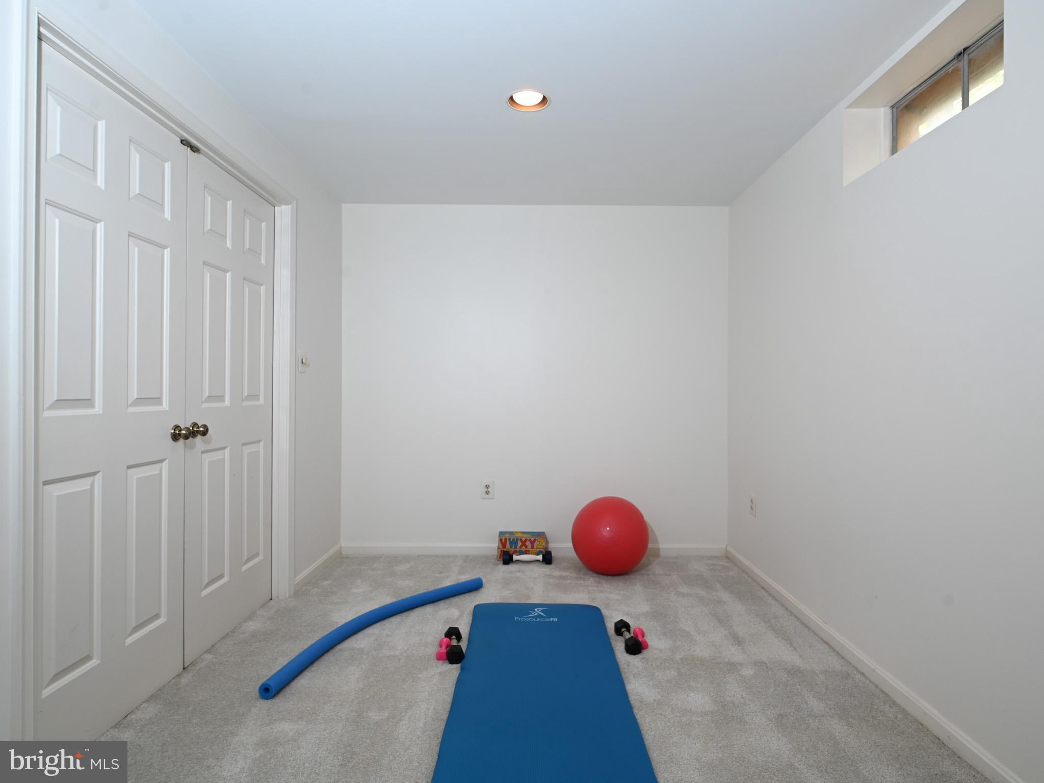 VIENNA OAKS - Residential