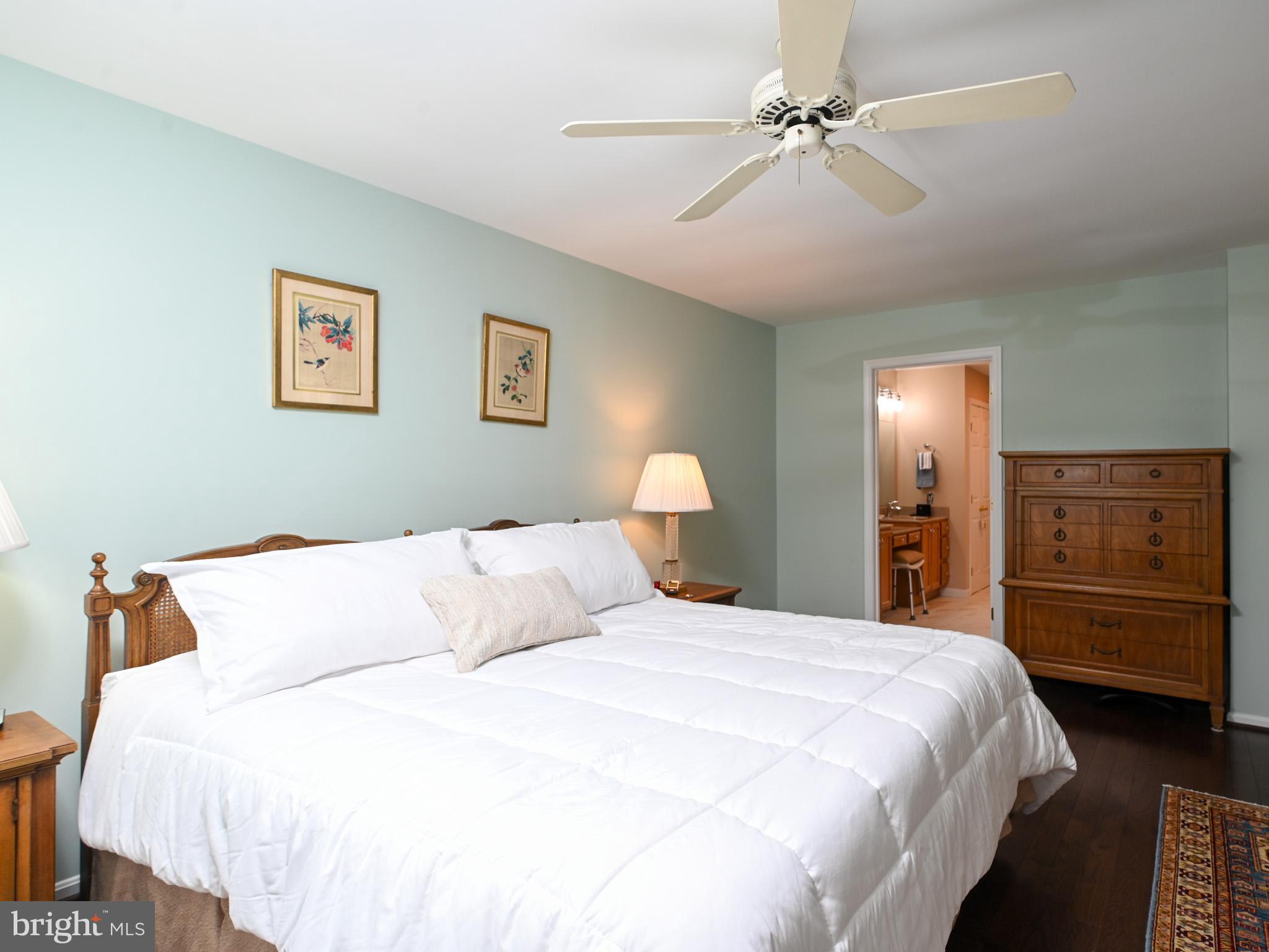 VIENNA OAKS - Residential