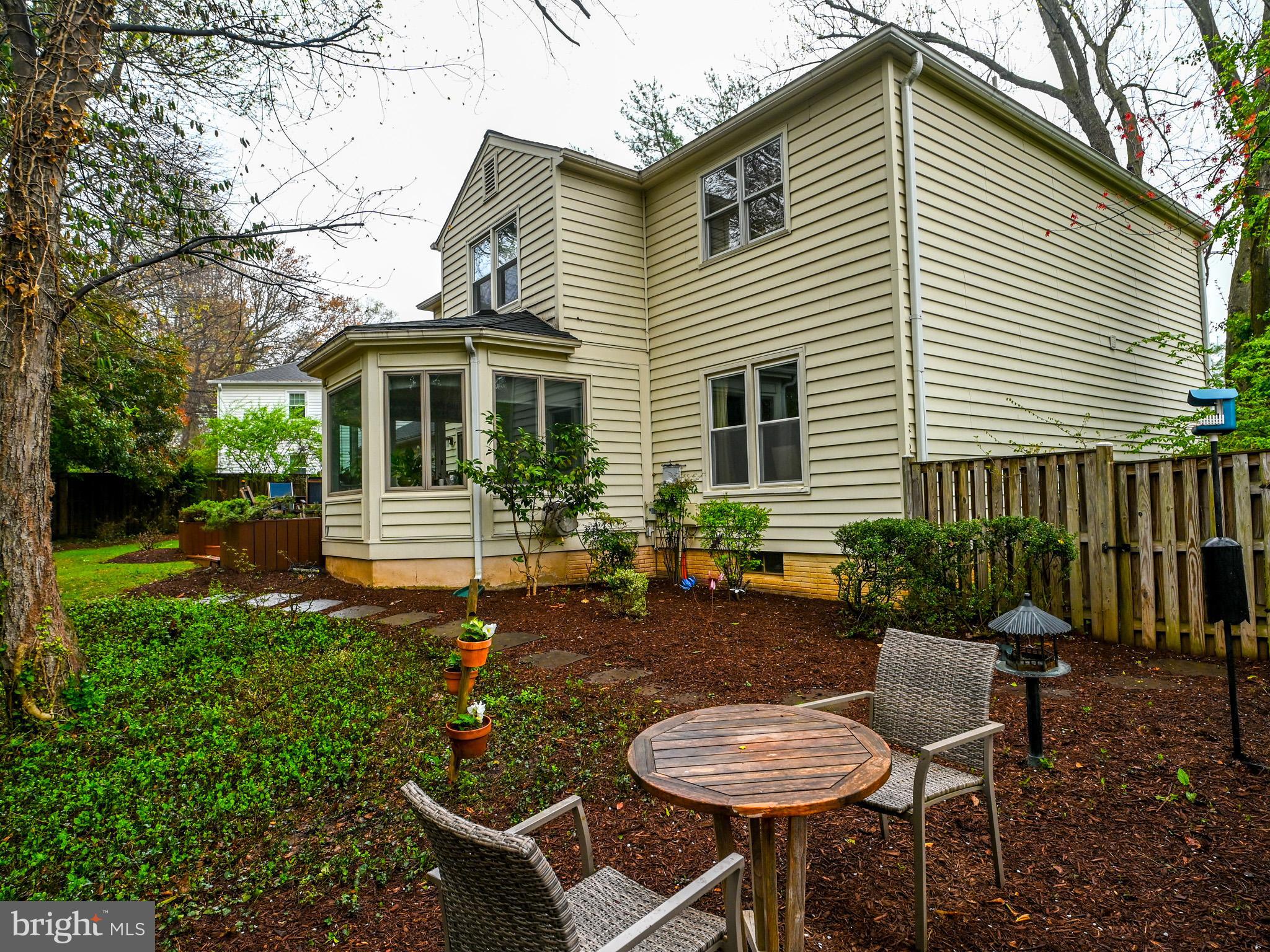 VIENNA OAKS - Residential