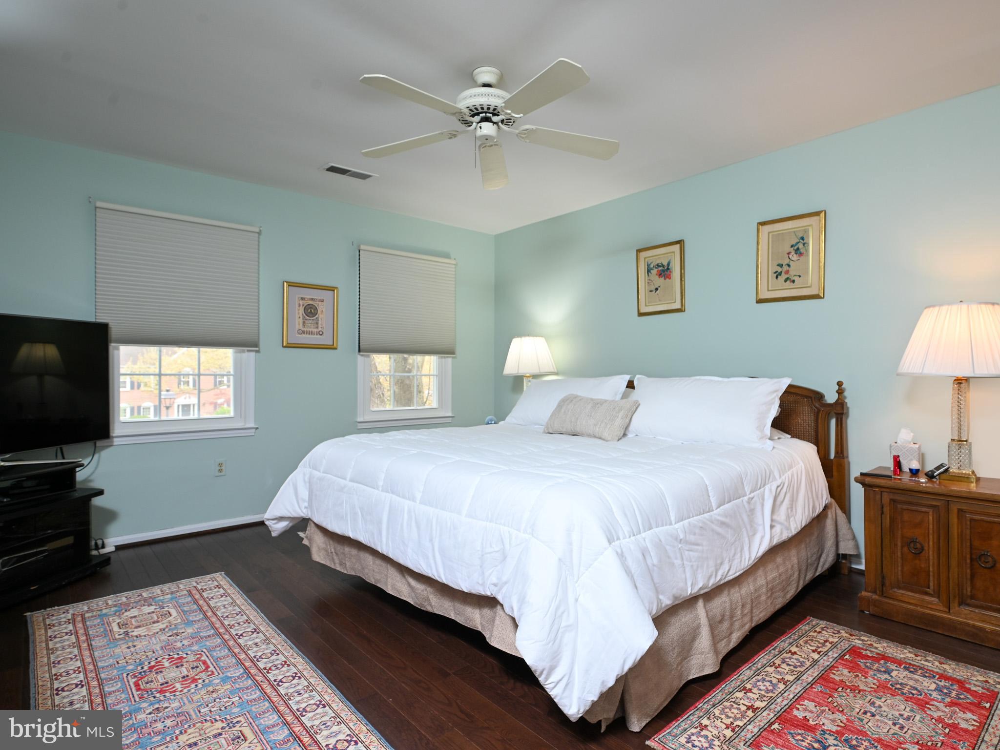 VIENNA OAKS - Residential