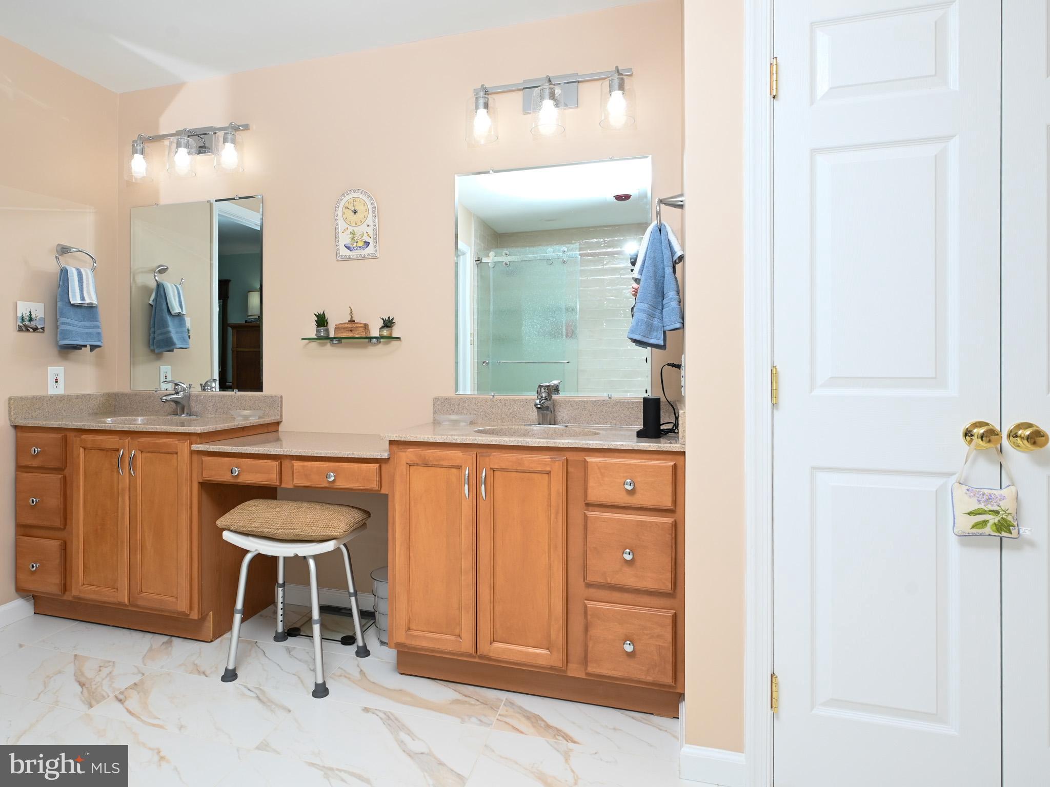 VIENNA OAKS - Residential