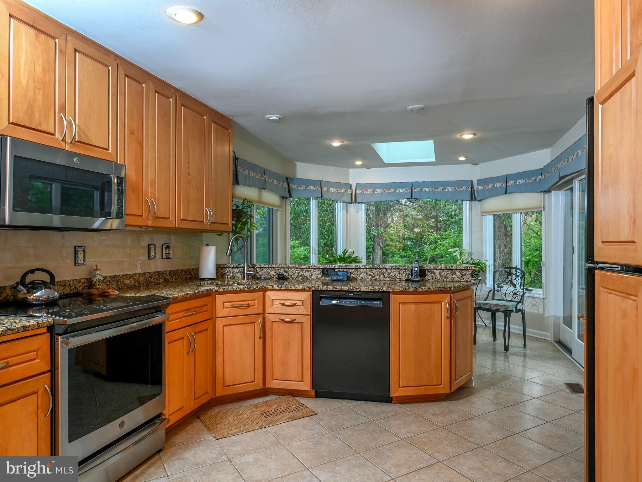 VIENNA OAKS - Residential