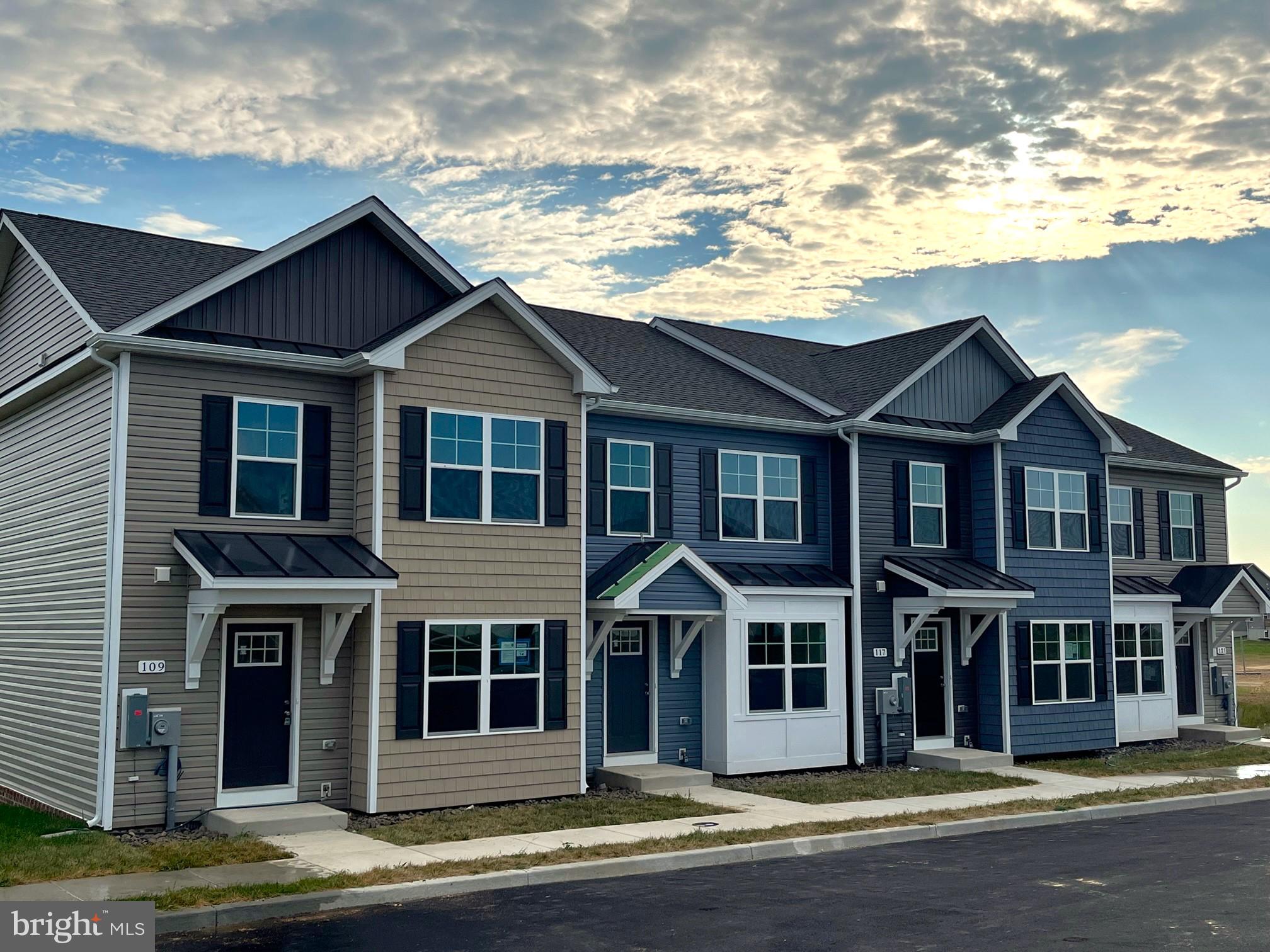 HERITAGE HILLS - Residential