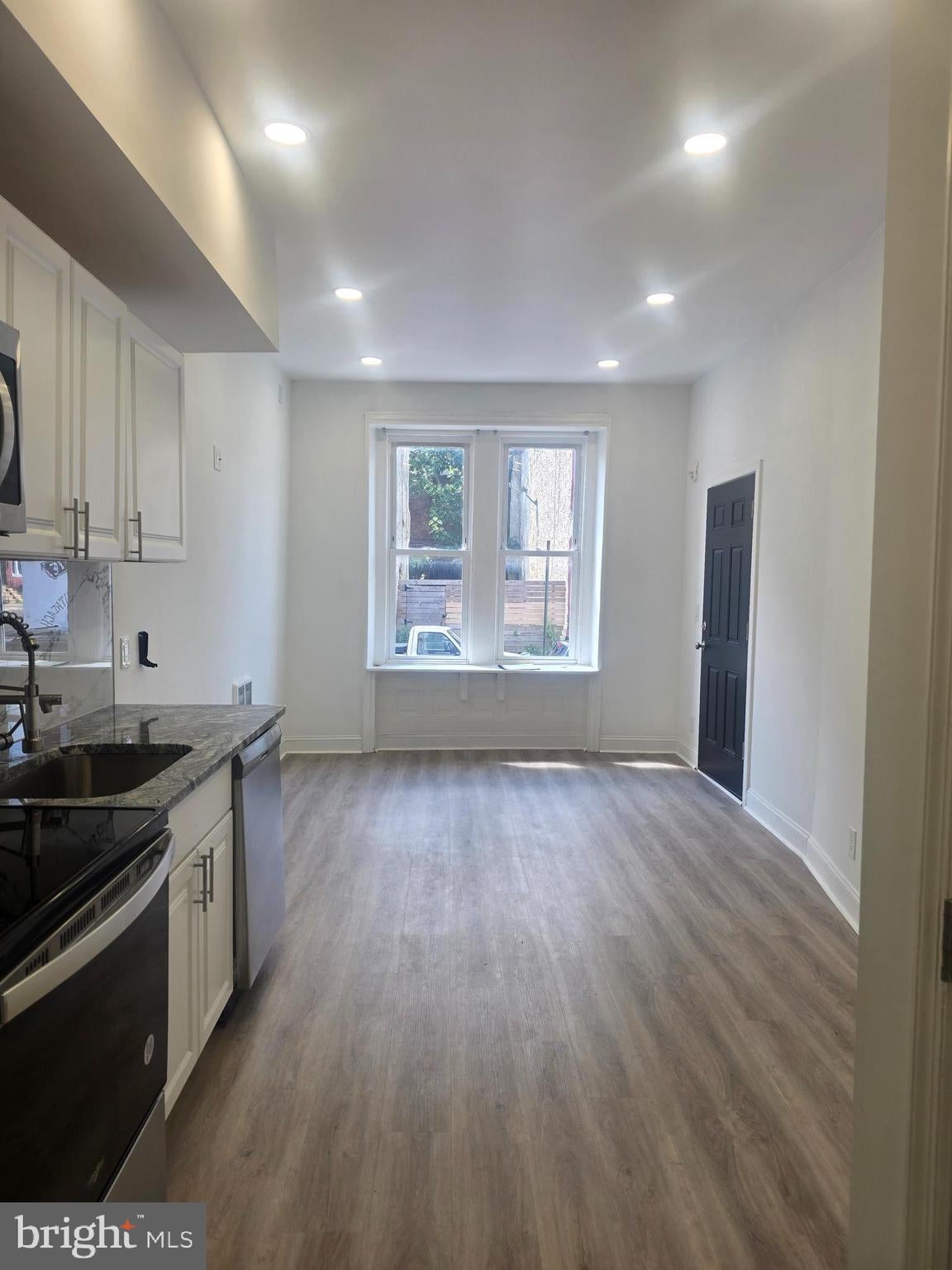 2561 N 18TH STREET 1ST FLOOR