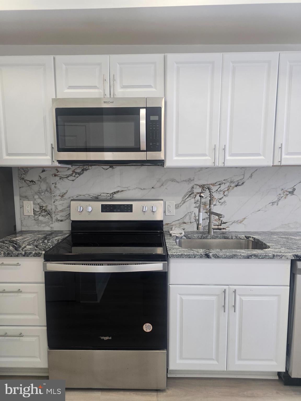 2561 N 18TH STREET 1ST FLOOR
