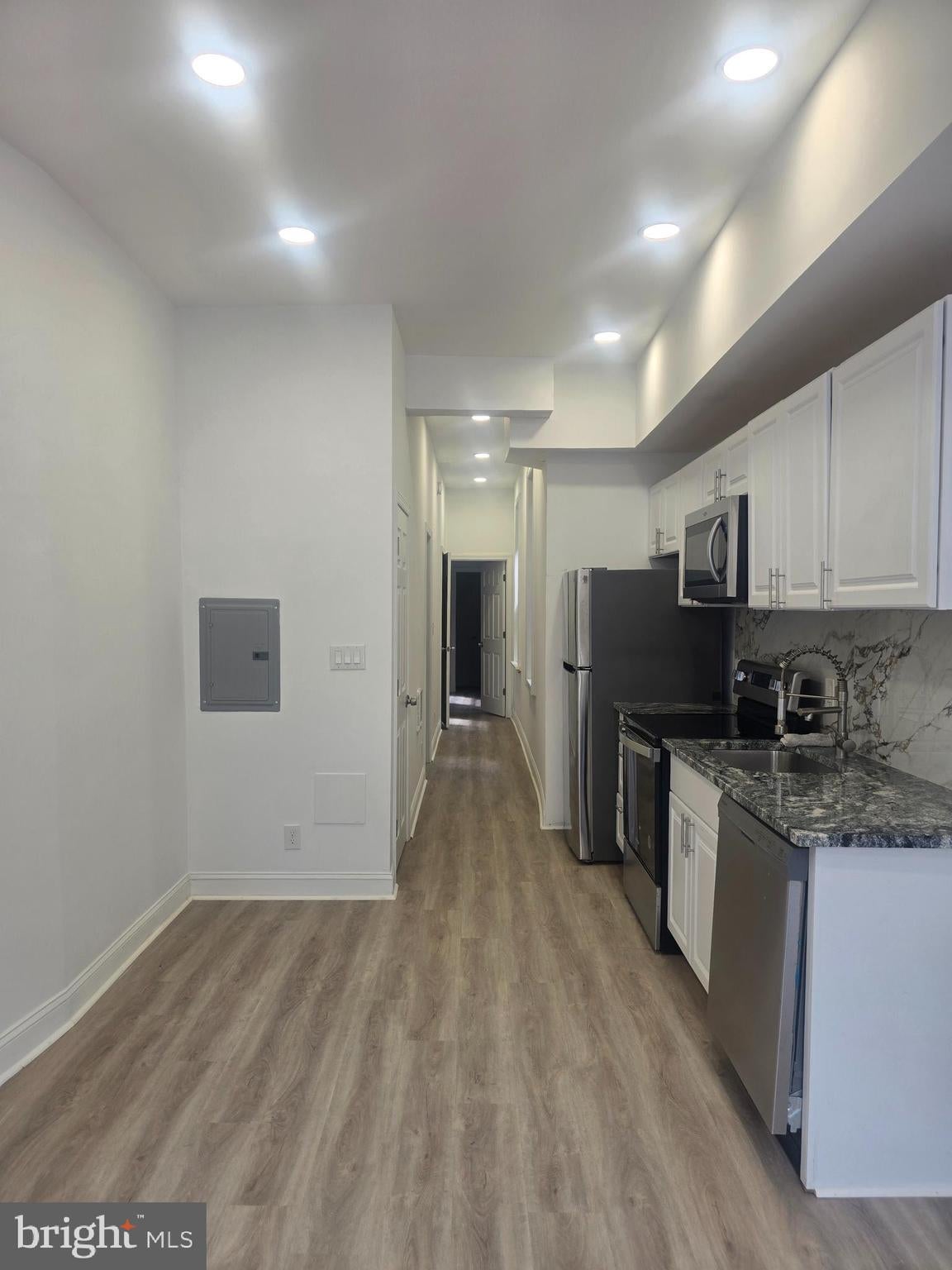 2561 N 18TH STREET 1ST FLOOR