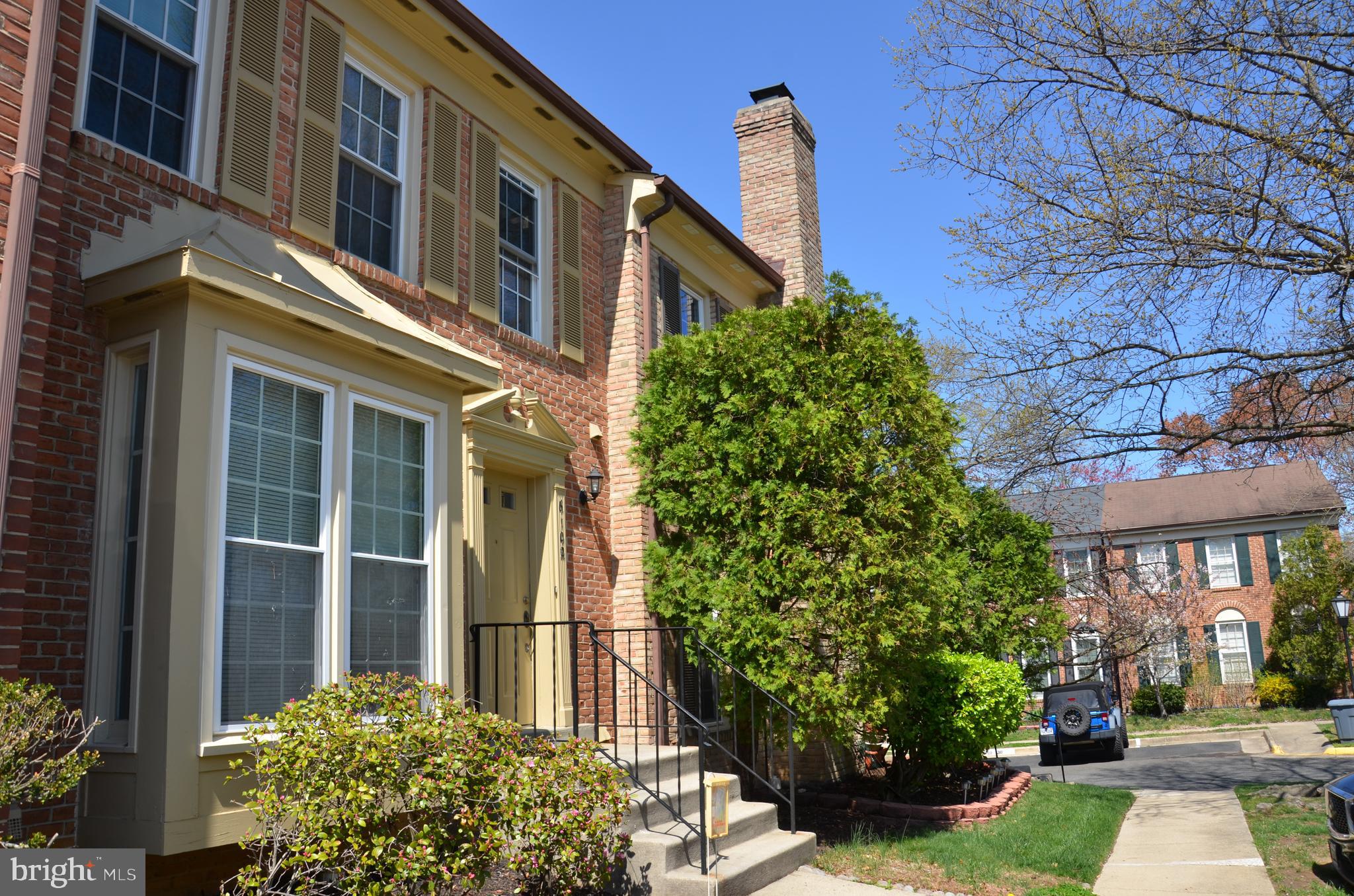 WELLINGTON COMMONS - Residential Lease