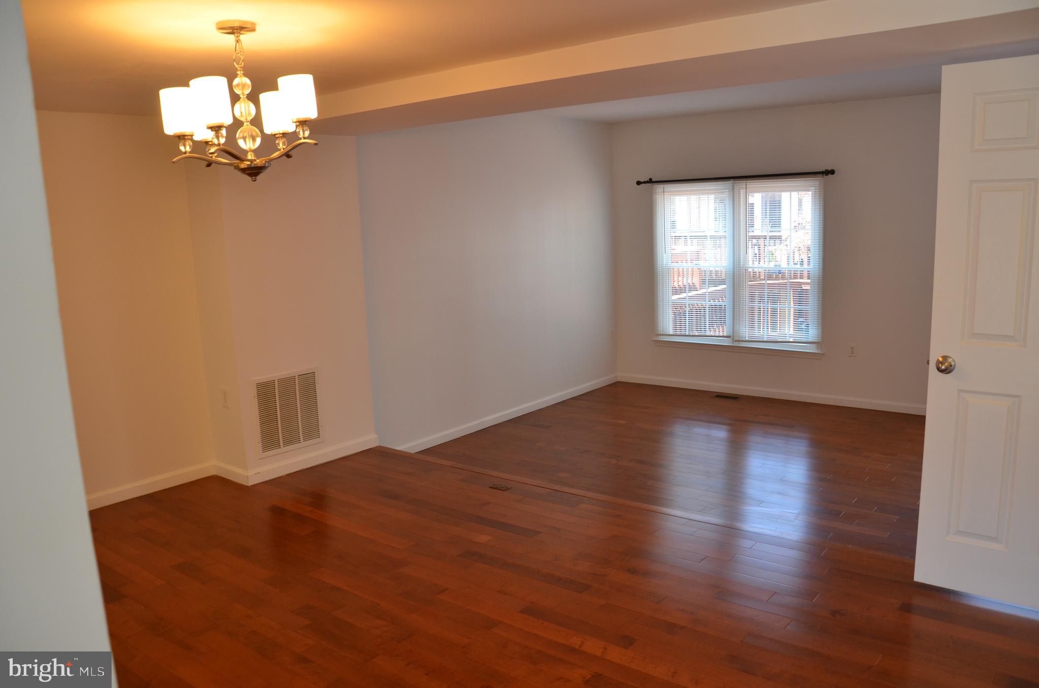 WELLINGTON COMMONS - Residential Lease