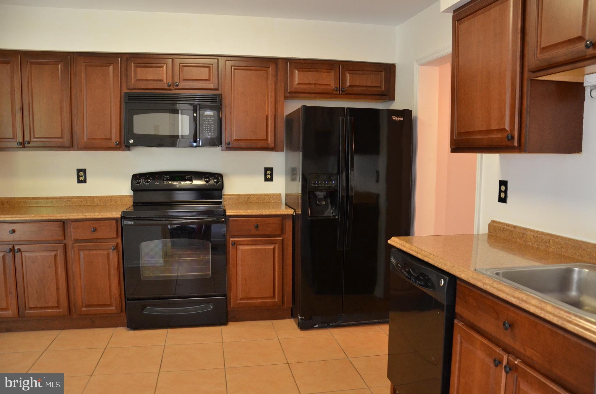 WELLINGTON COMMONS - Residential Lease