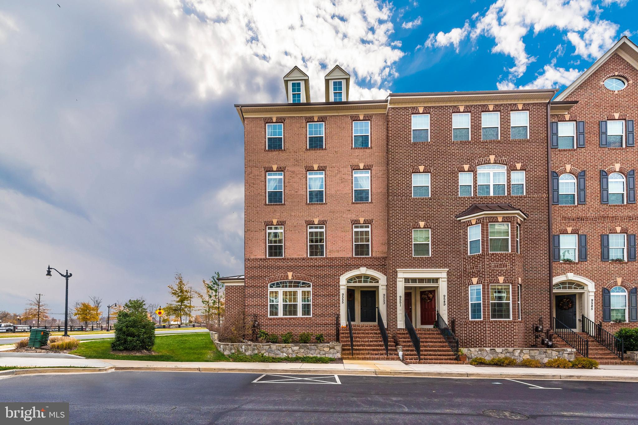 VILLAGES OF URBANA - Residential Lease