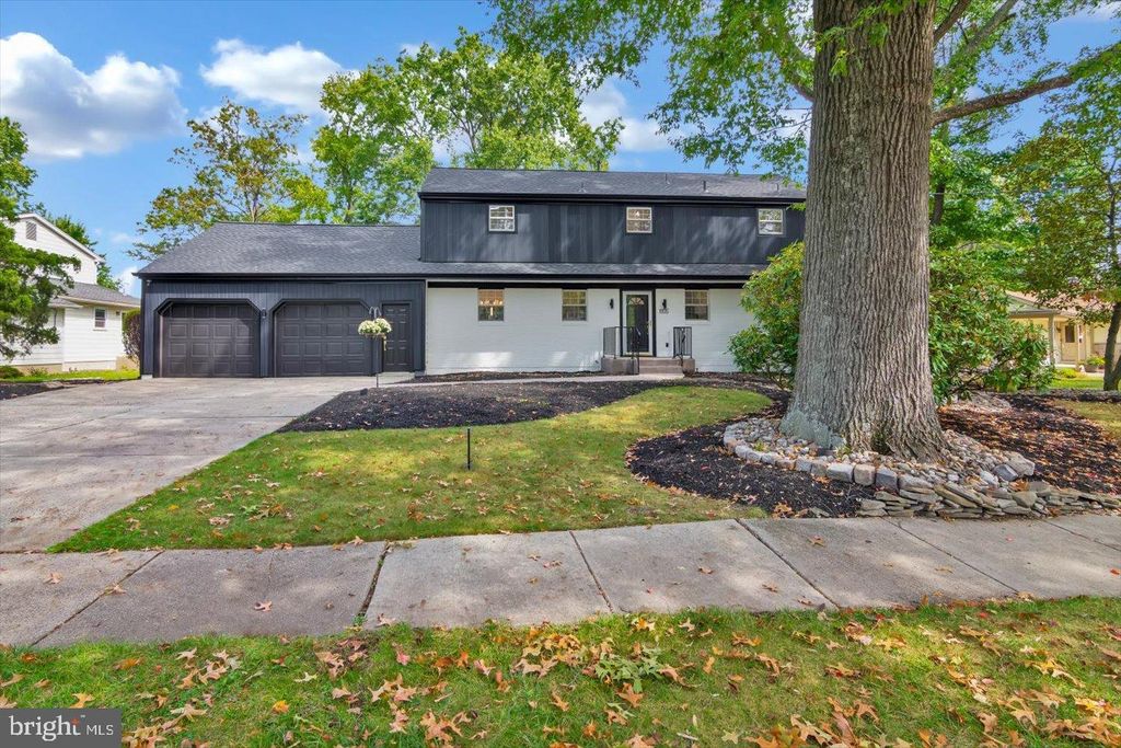 Photo of 1105 Heartwood Drive, CHERRY HILL, NJ 08003 (MLS # NJCD2103182)