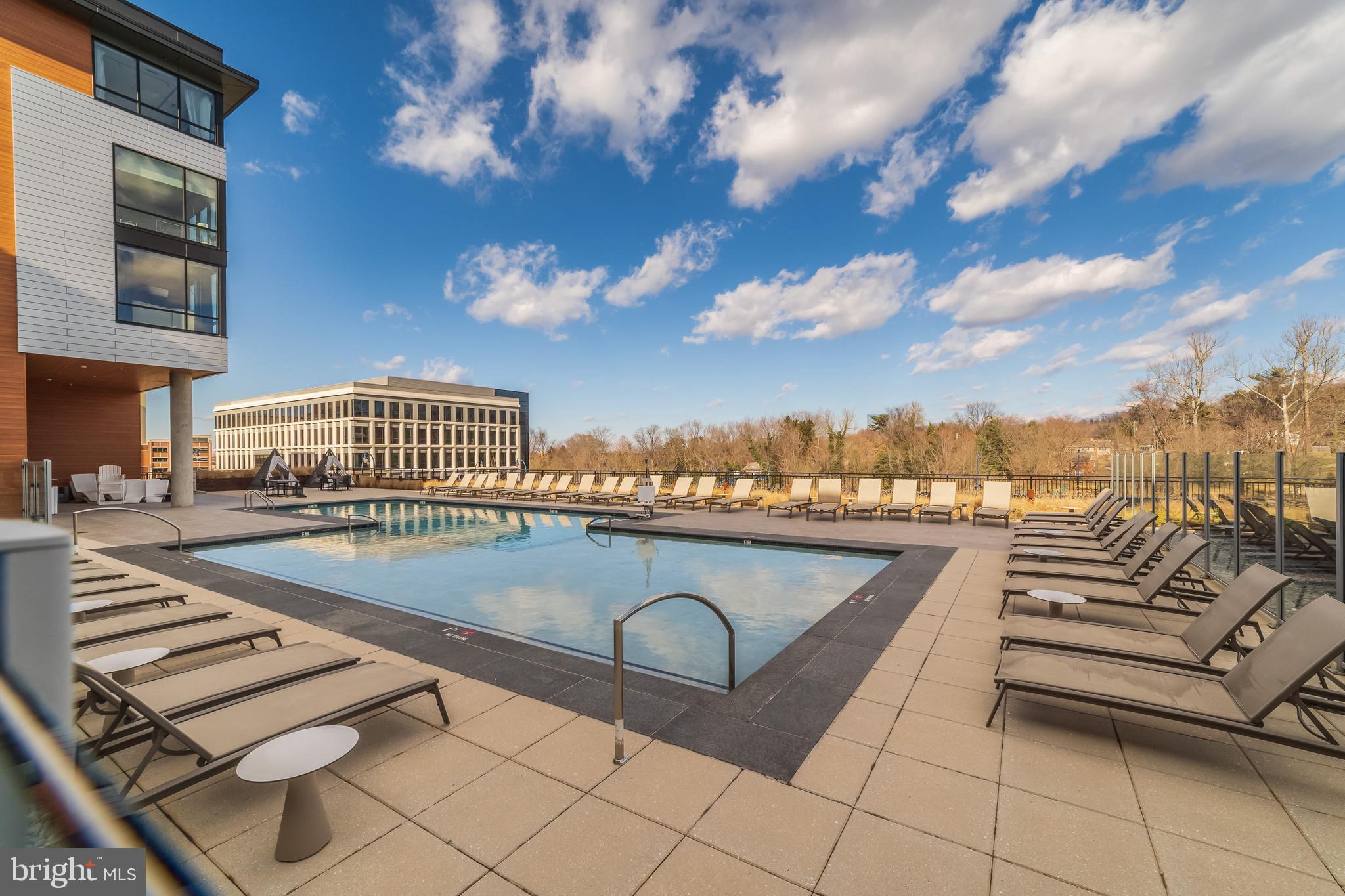 NATIONAL HARBOR - Residential Lease