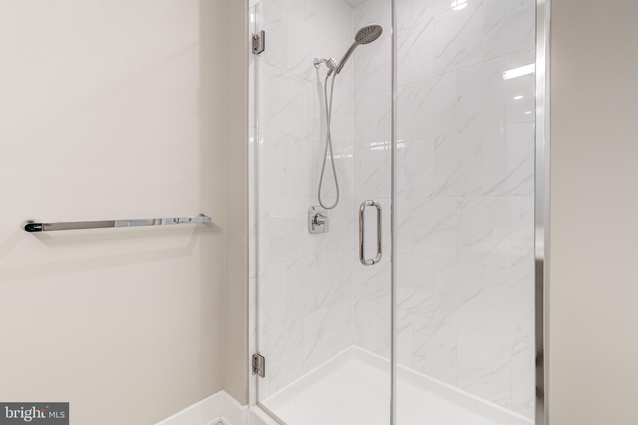 NATIONAL HARBOR - Residential Lease