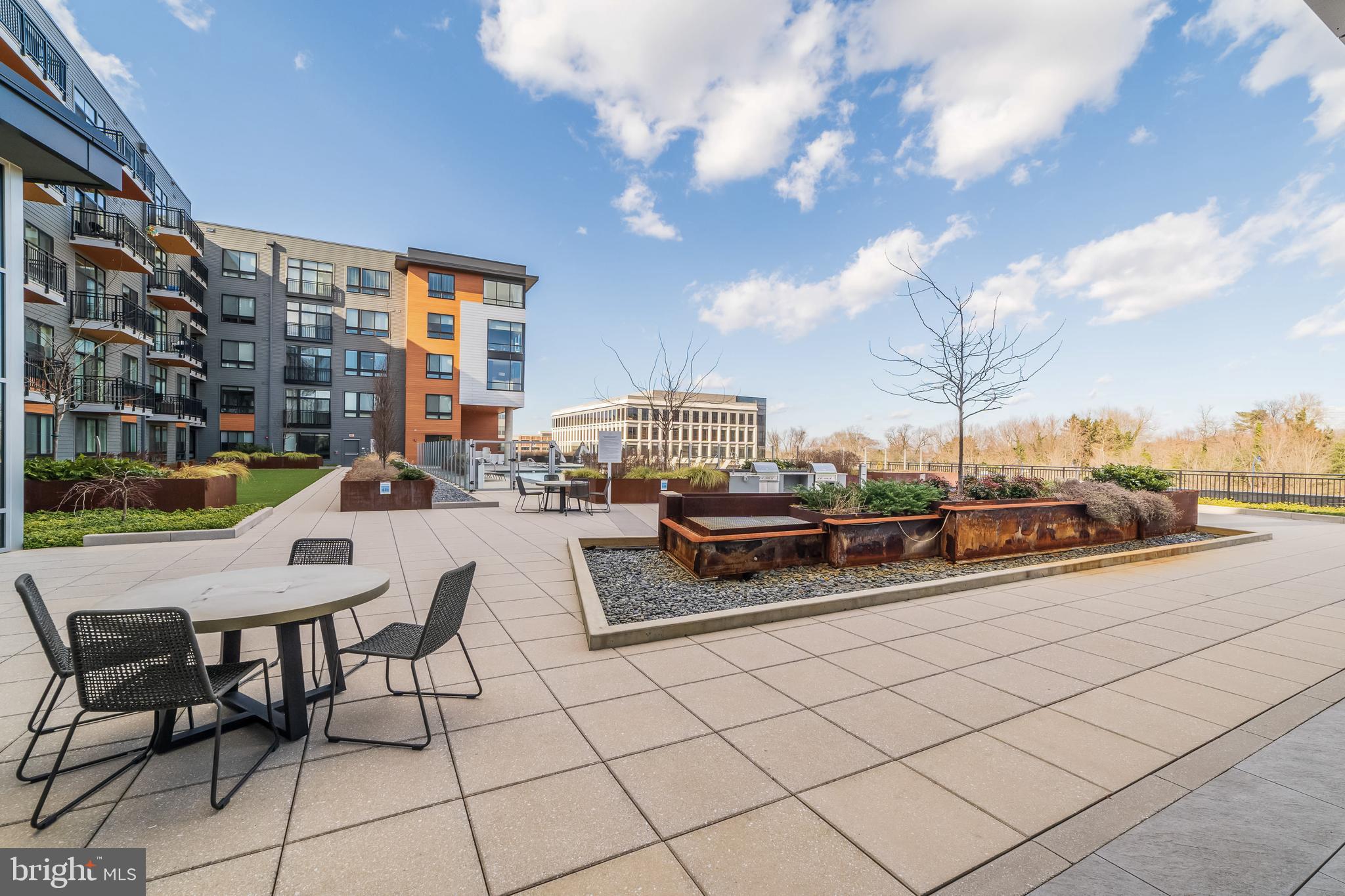 NATIONAL HARBOR - Residential Lease