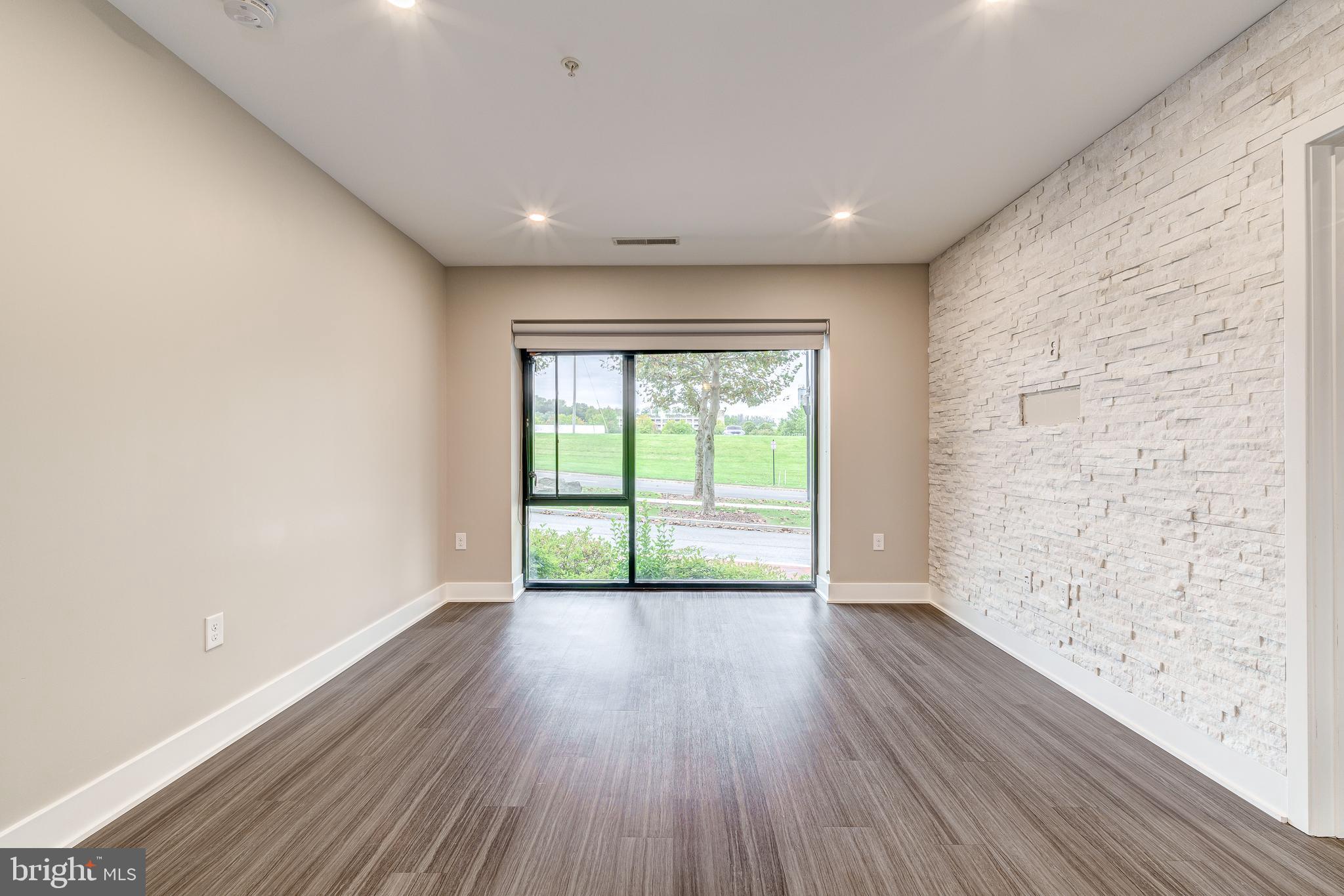 NATIONAL HARBOR - Residential Lease