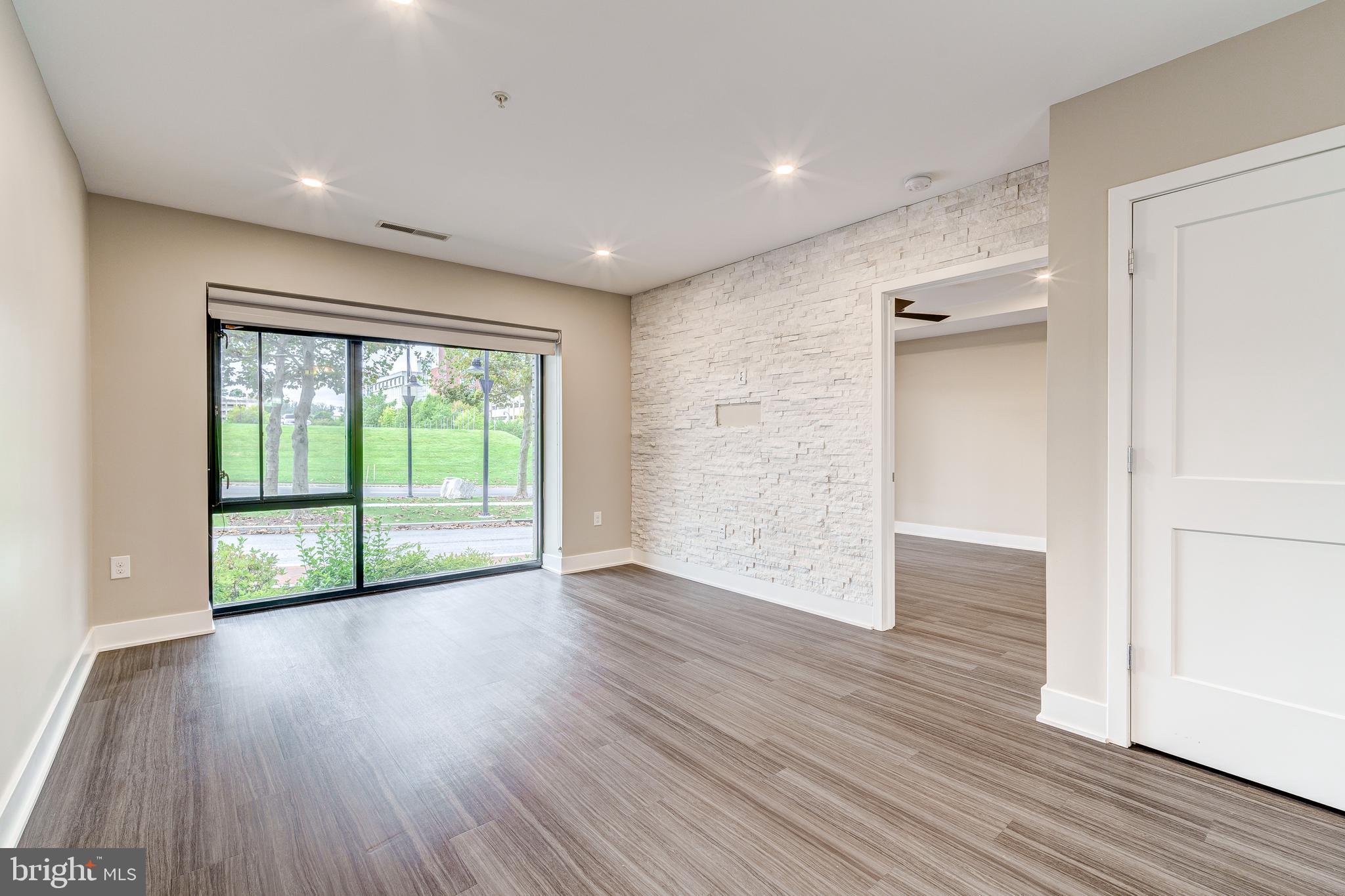 NATIONAL HARBOR - Residential Lease