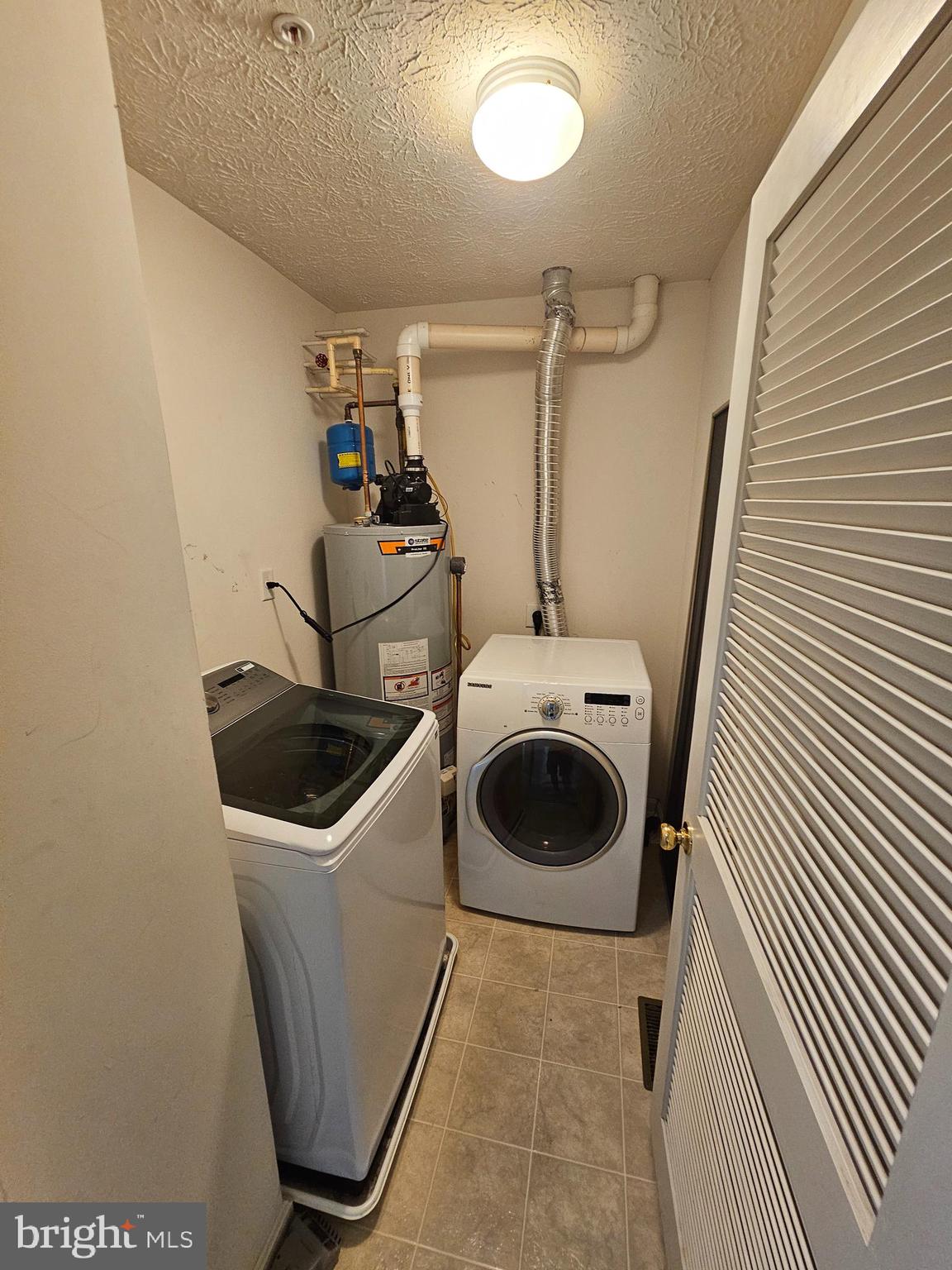 ASPEN PARK - Residential Lease