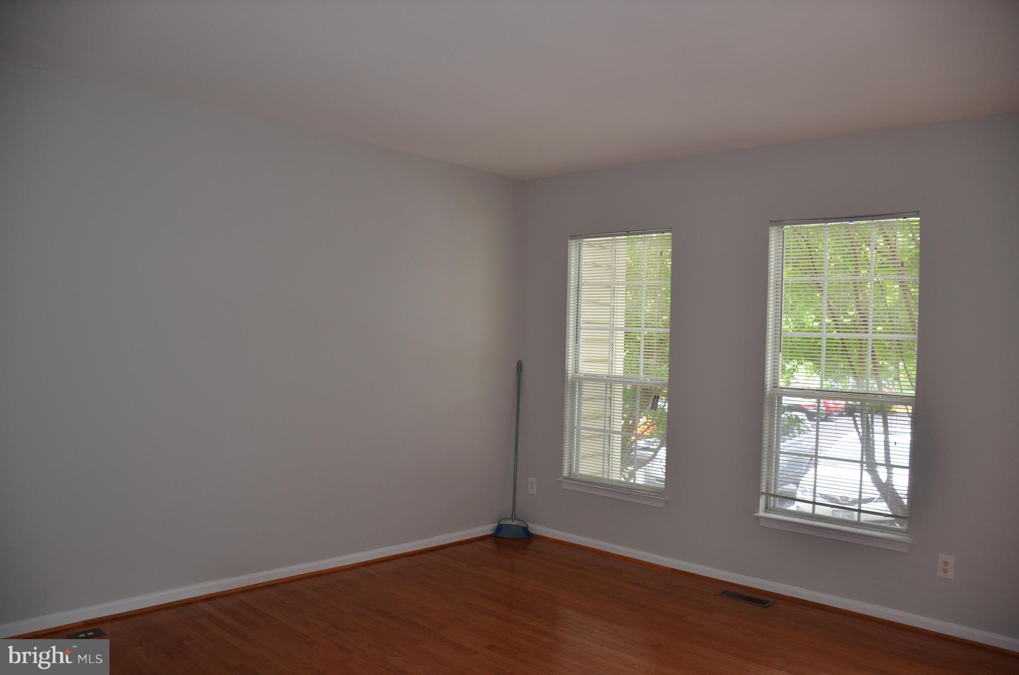 COMPTON VILLAGE - Residential