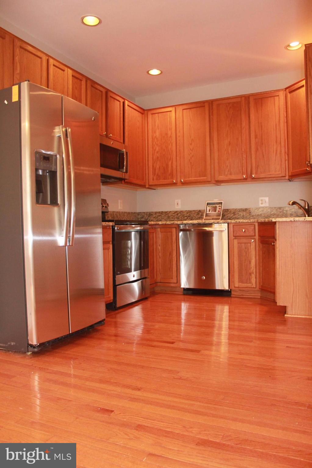 COMPTON VILLAGE - Residential