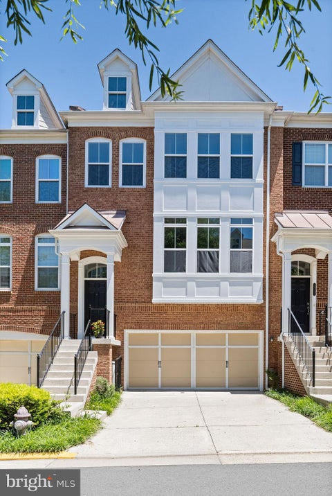 Townhouse For Sale - 2929 Chesham Street<br/> FAIRFAX, VA 22031