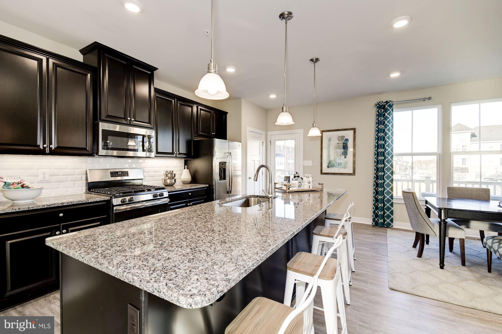 WESTCHESTER SQUARE - Residential