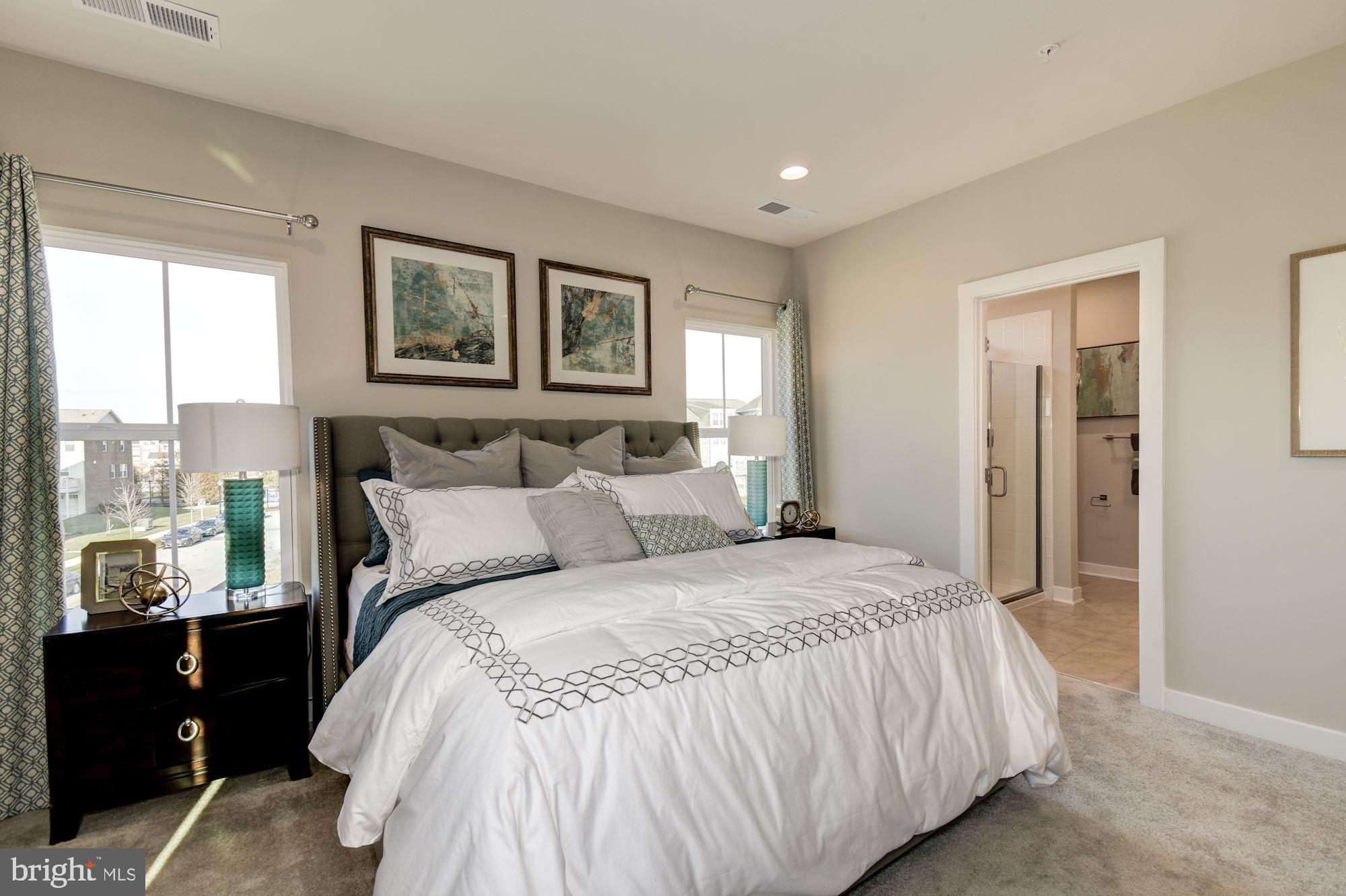 WESTCHESTER SQUARE - Residential