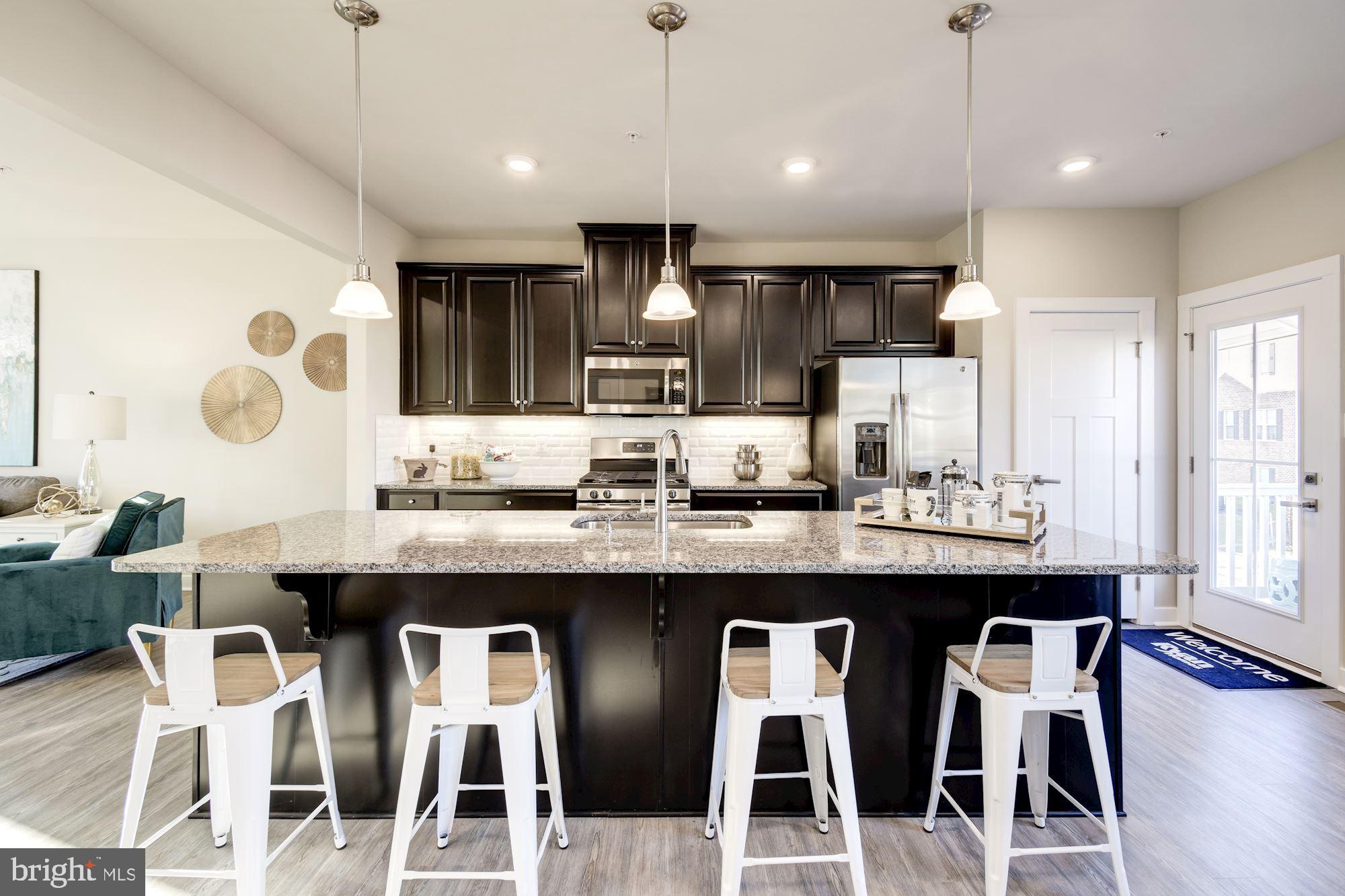 WESTCHESTER SQUARE - Residential