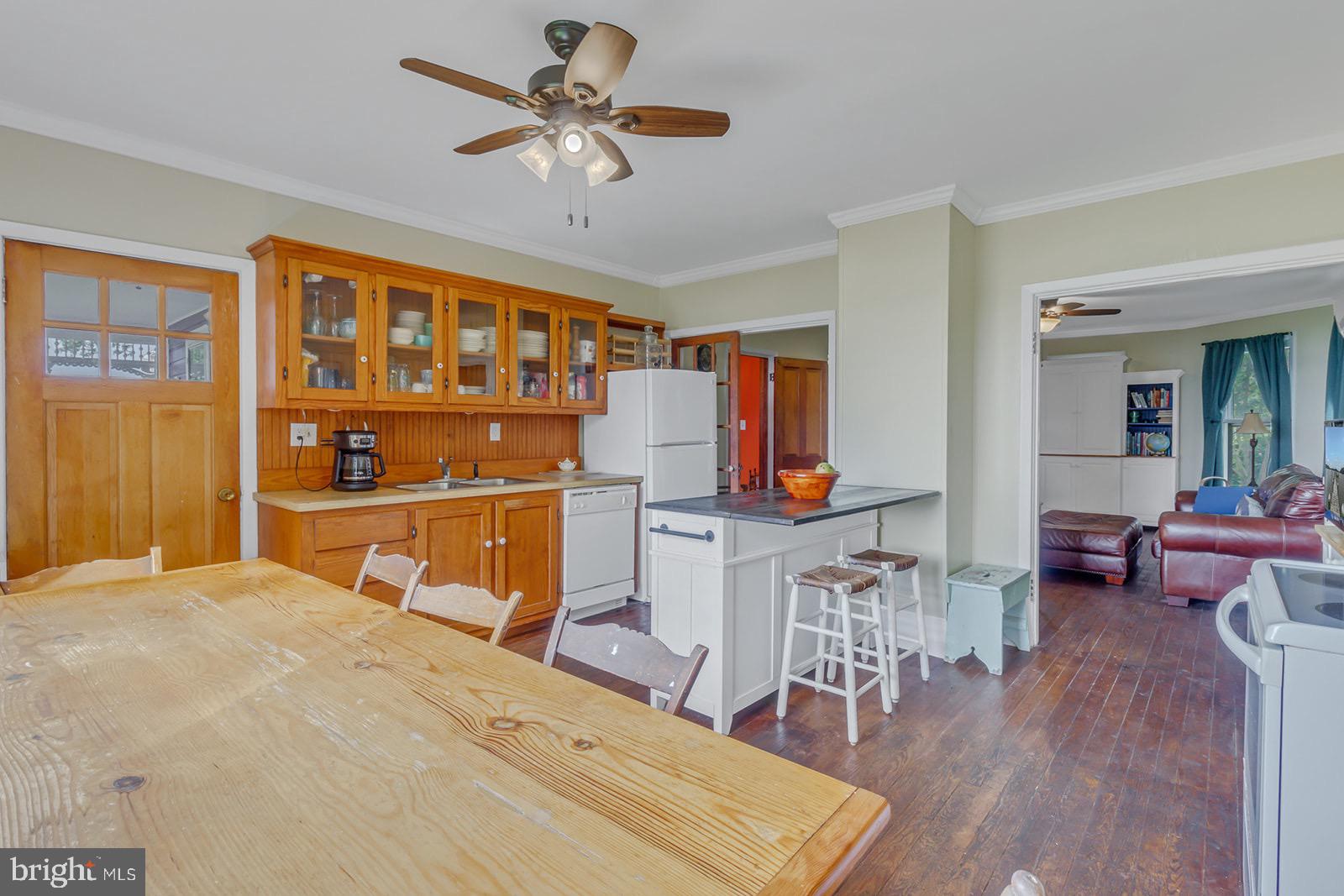NO SUBDIVISION - Residential