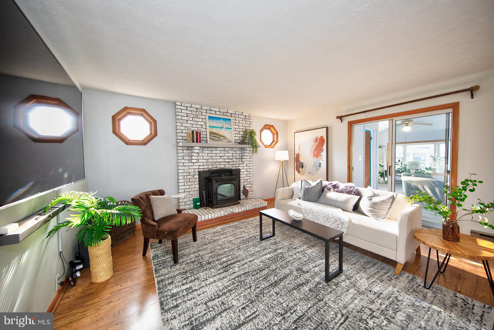 TWIN RIVER BEACH - Residential