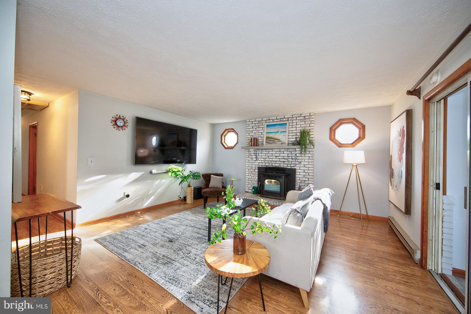 TWIN RIVER BEACH - Residential