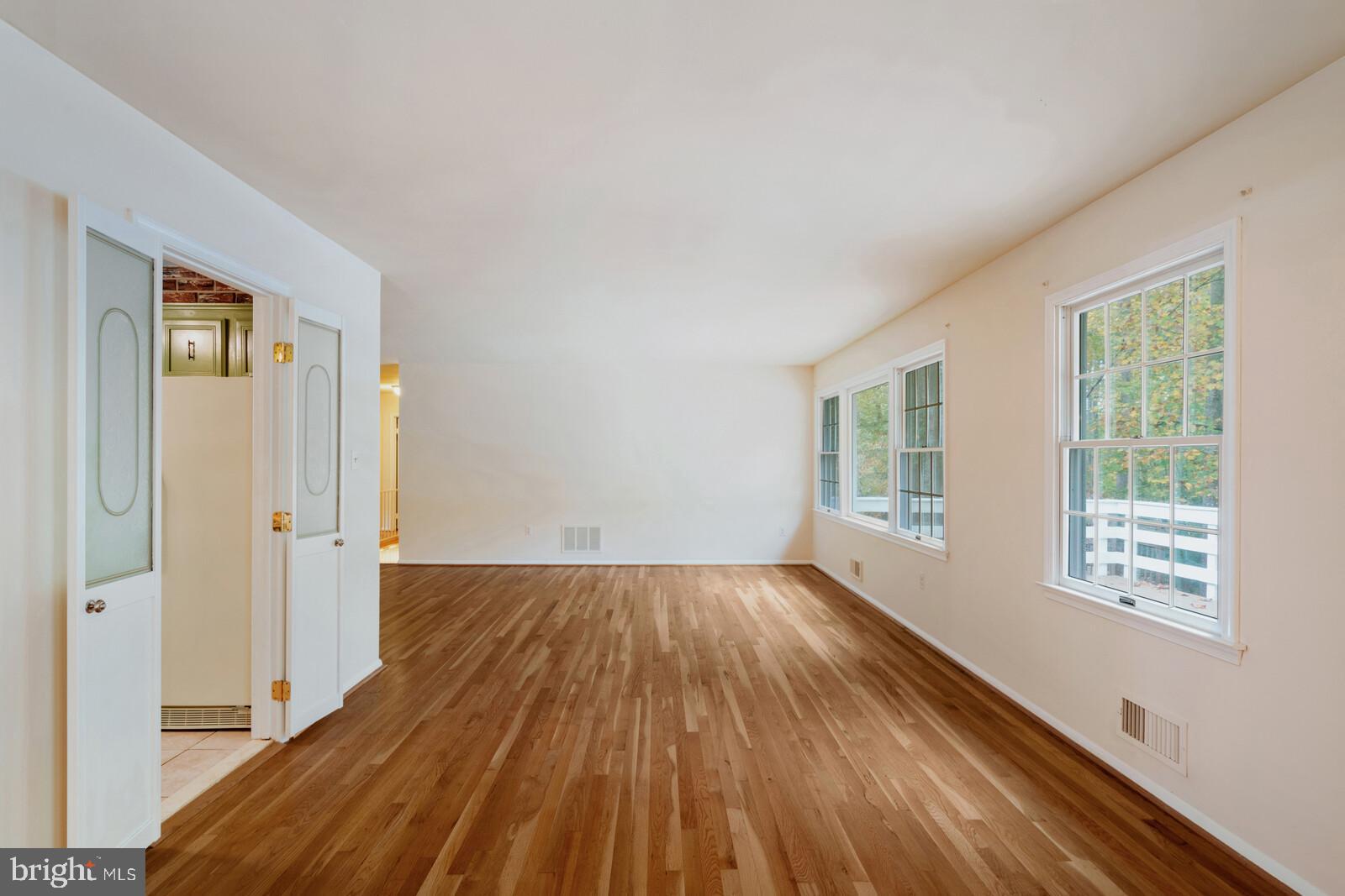 LAKE RIDGE - Residential