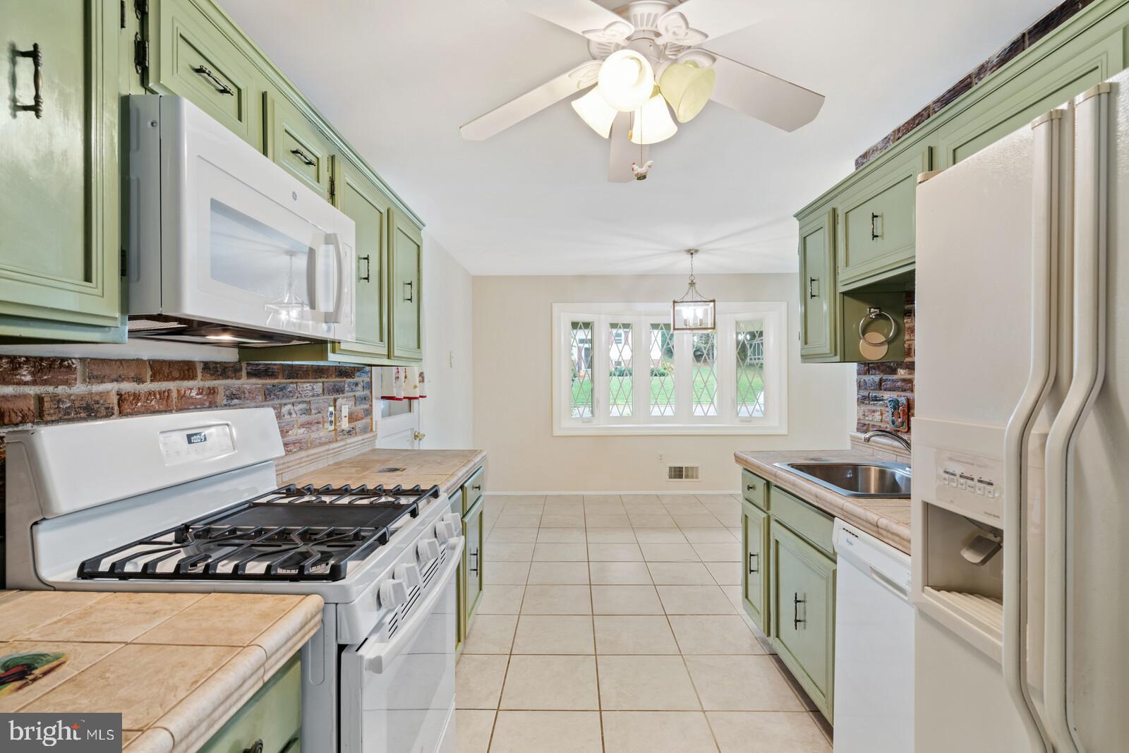 LAKE RIDGE - Residential