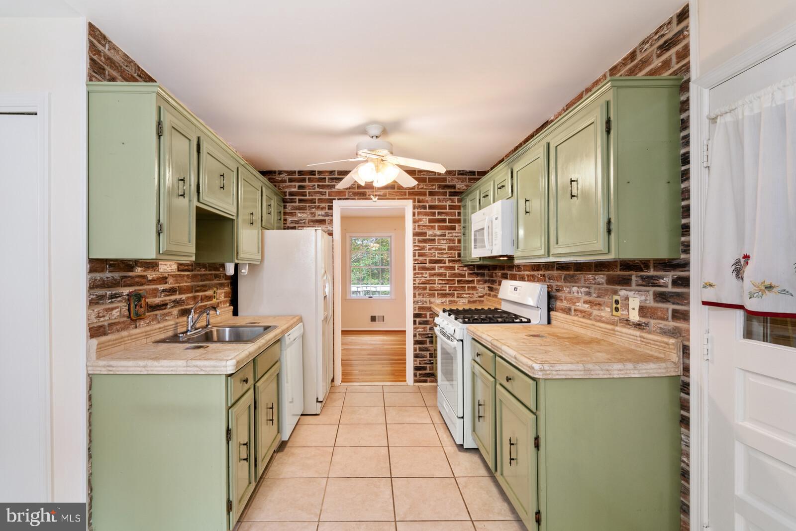 LAKE RIDGE - Residential
