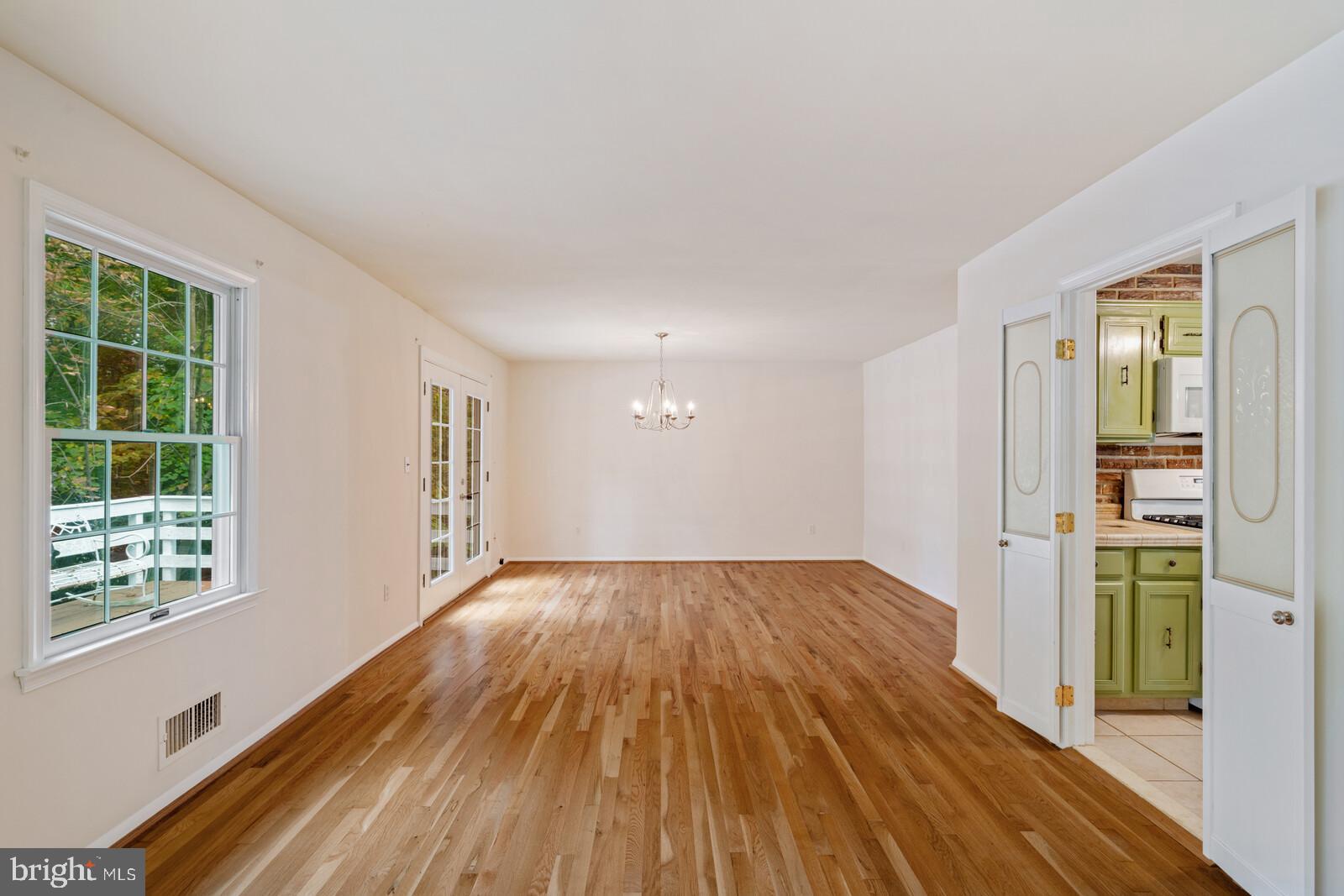 LAKE RIDGE - Residential