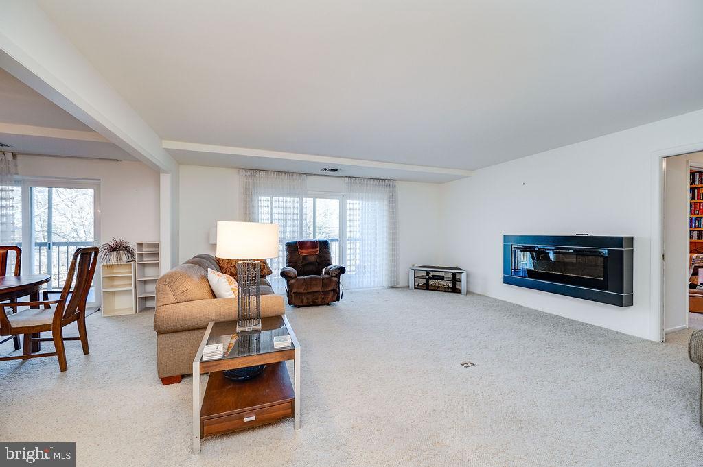 1375 PERSHING BOULEVARD 404