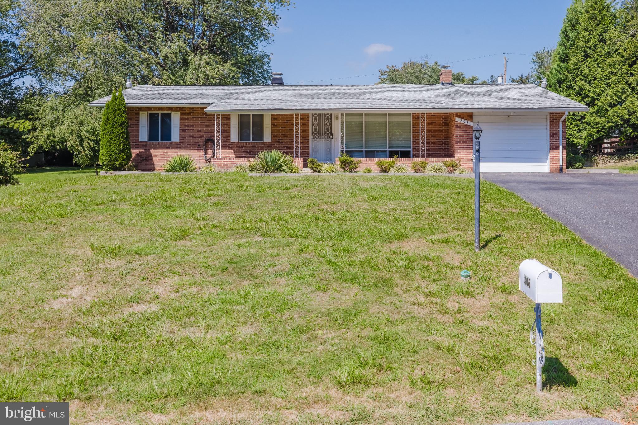 WAKEFIELD MEADOWS - Residential Lease