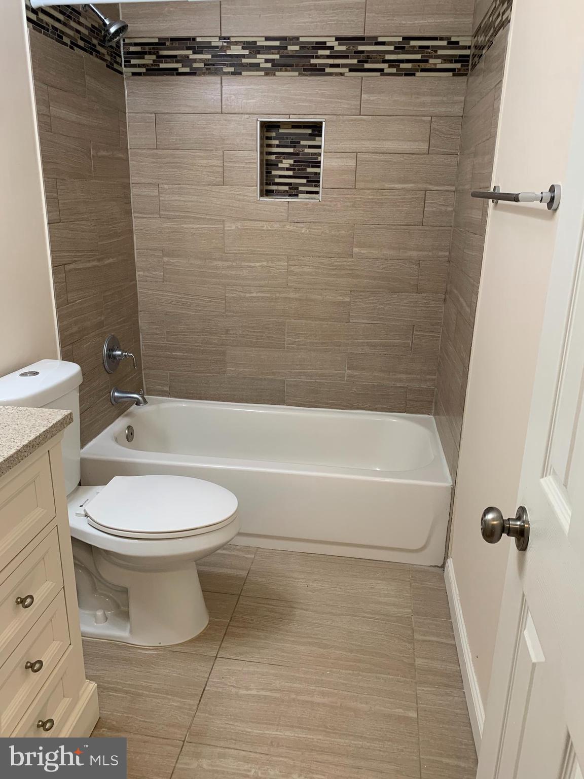 LONGMEAD CROSSING - Residential Lease