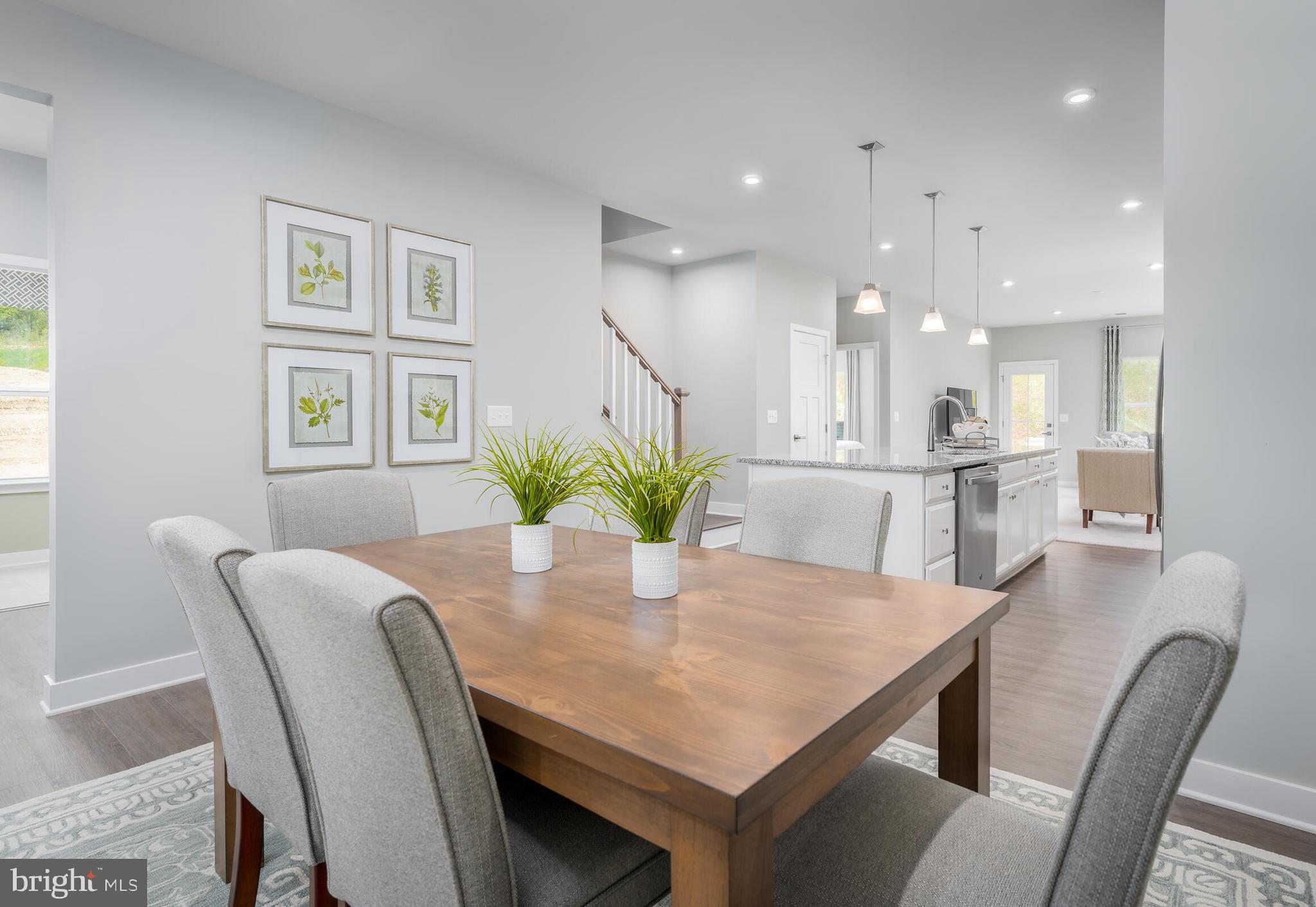 REGENTS GLEN VILLAS - Residential