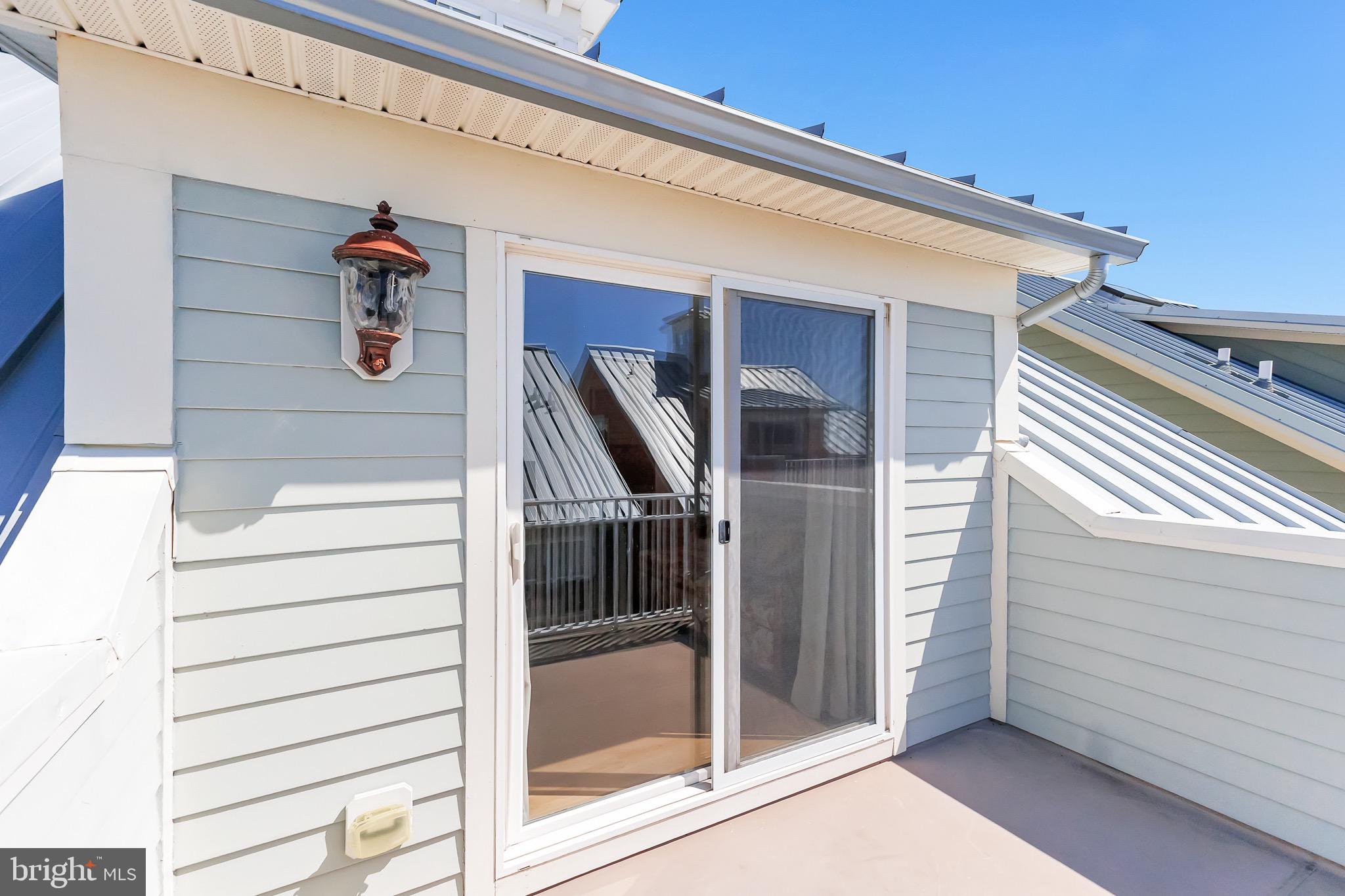 SUNSET ISLAND - Residential