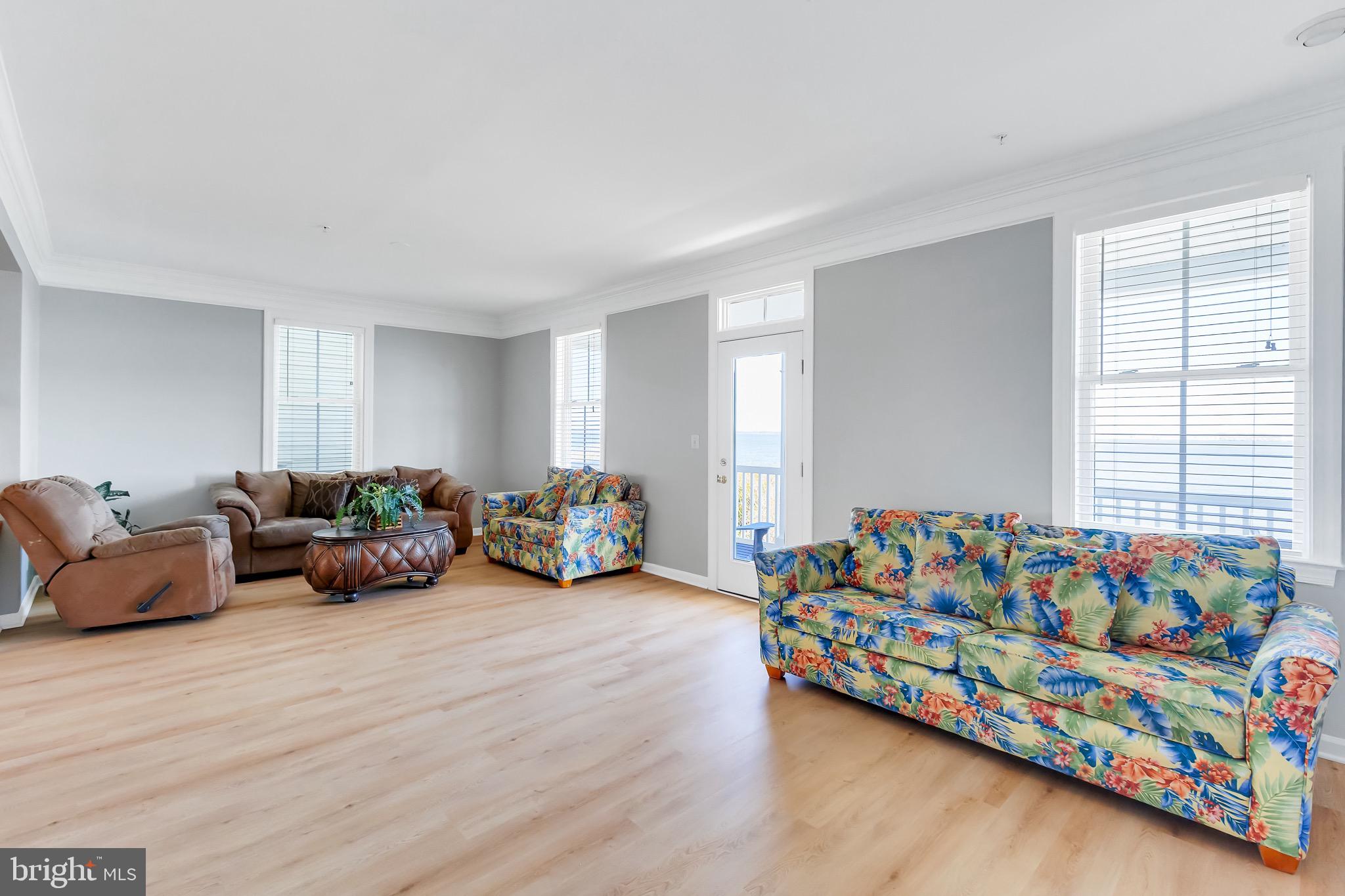 SUNSET ISLAND - Residential