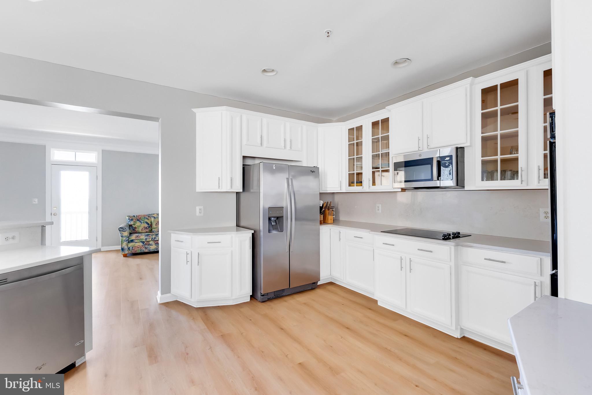 SUNSET ISLAND - Residential