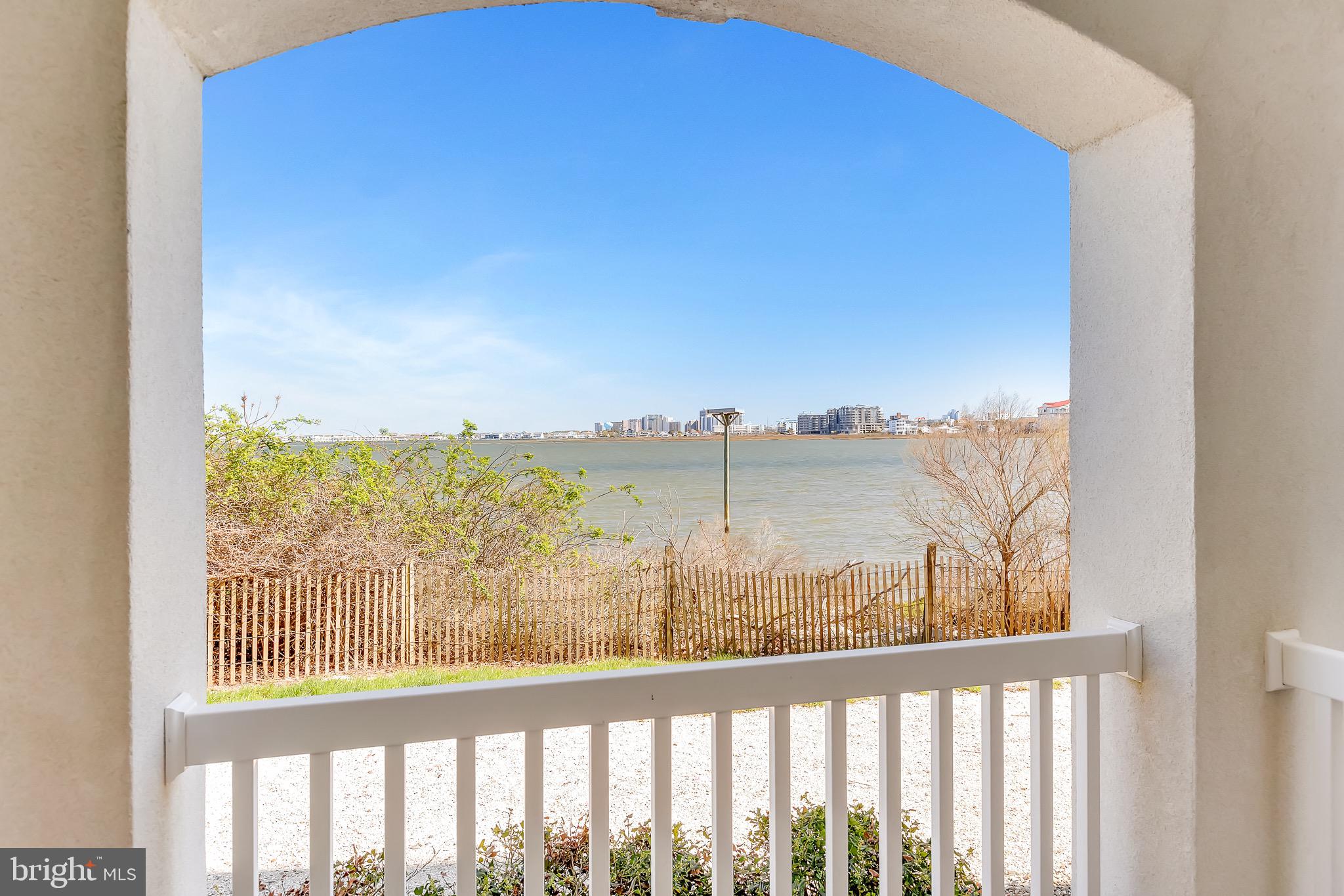 SUNSET ISLAND - Residential