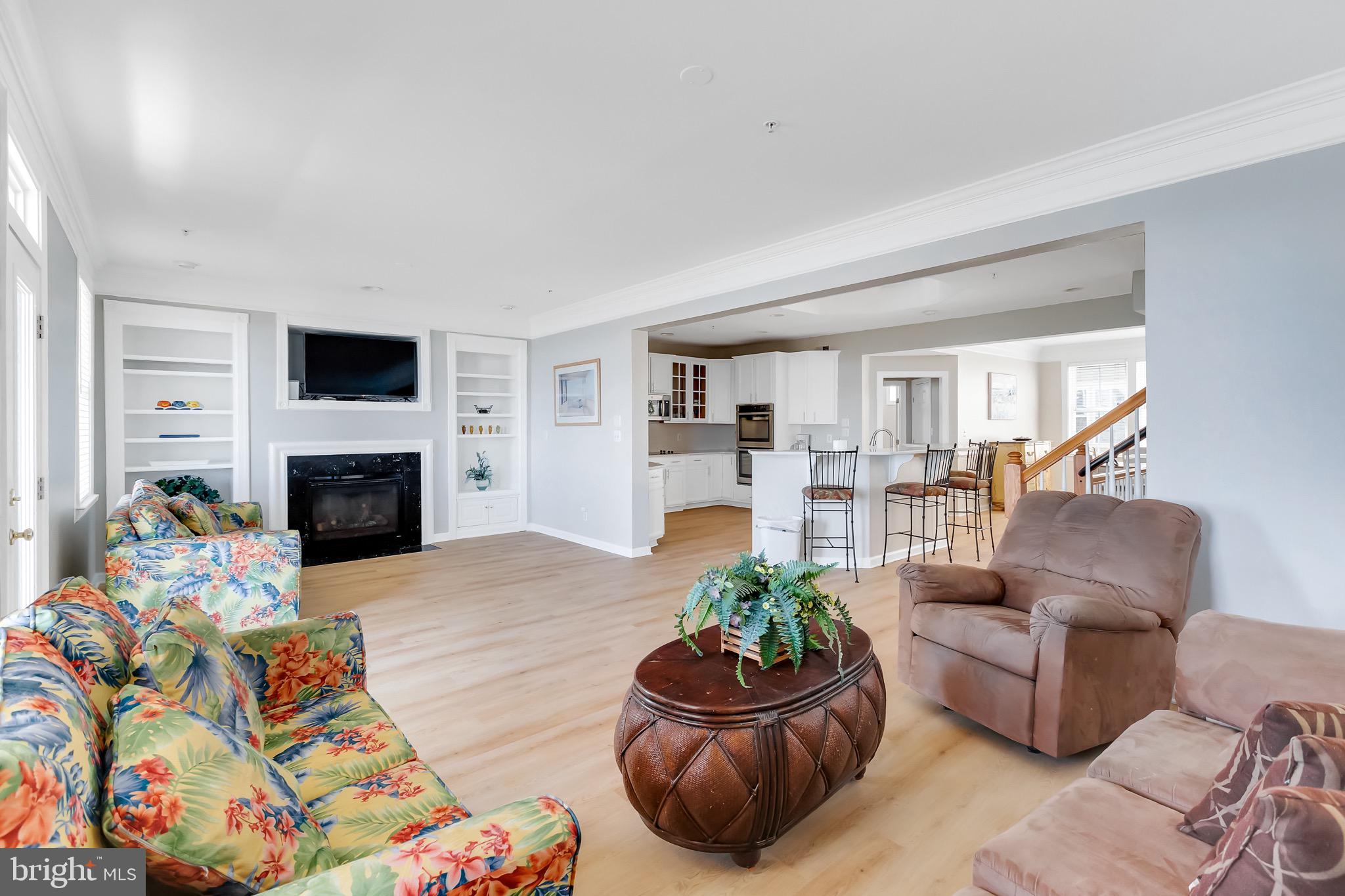 SUNSET ISLAND - Residential