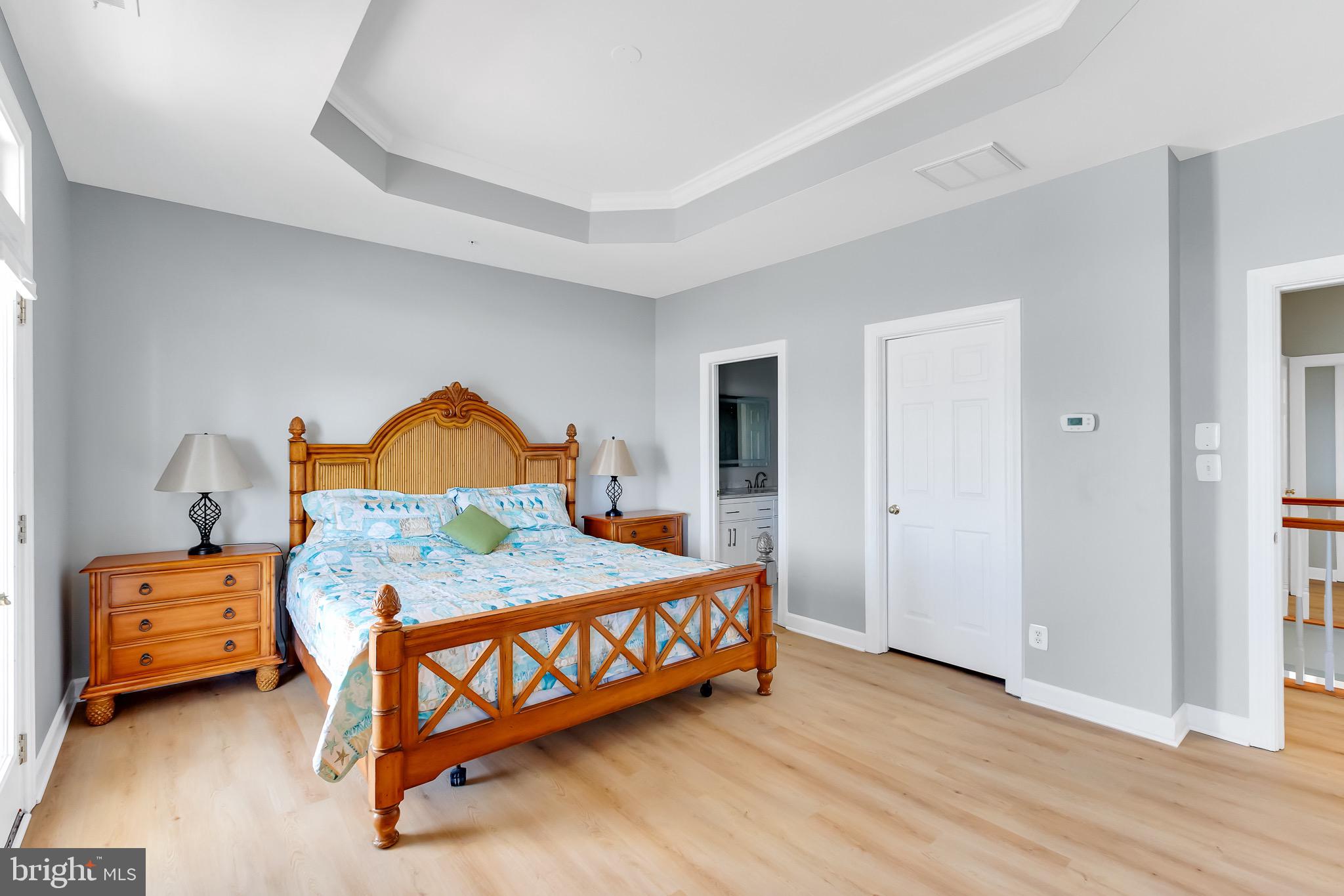 SUNSET ISLAND - Residential