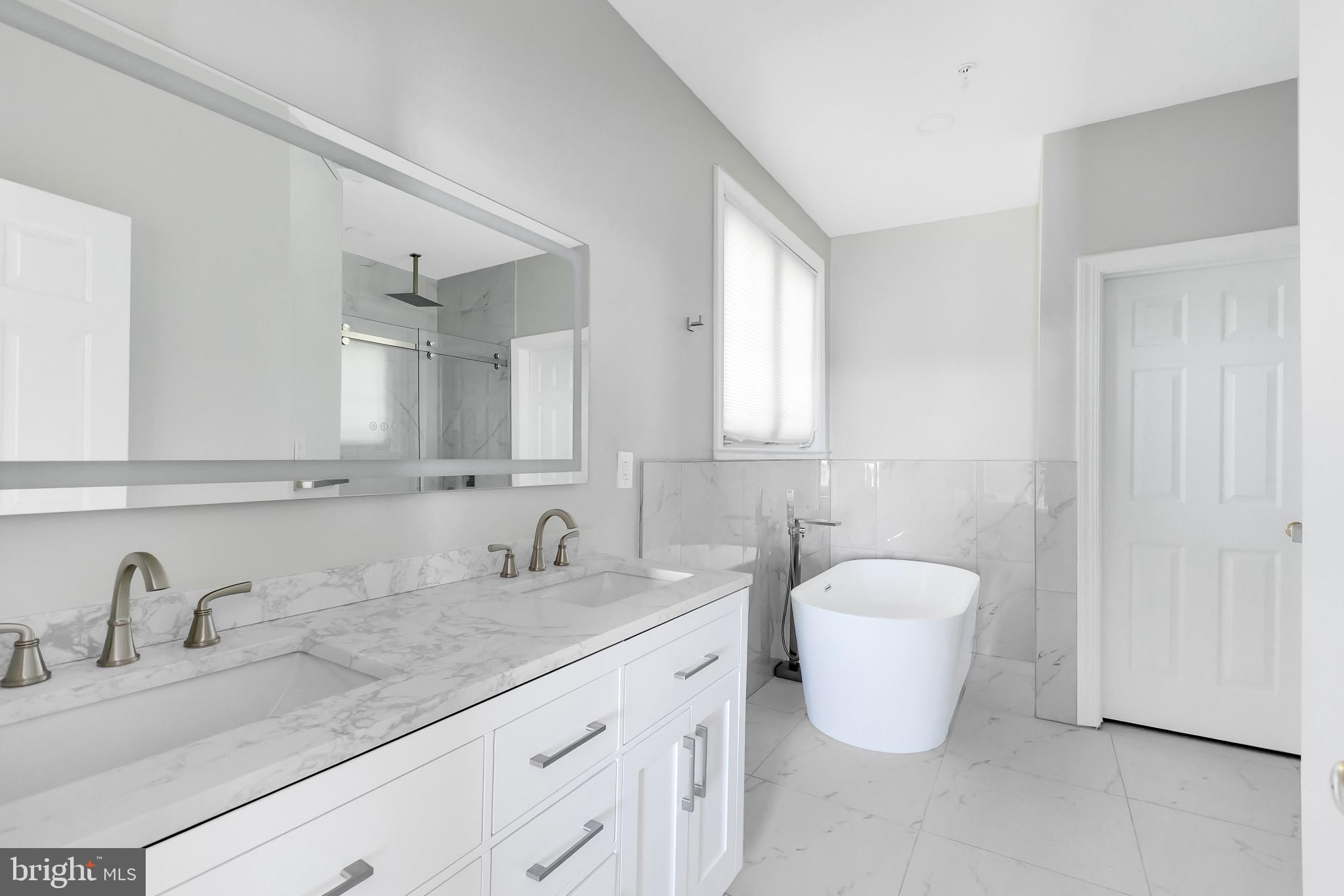 SUNSET ISLAND - Residential