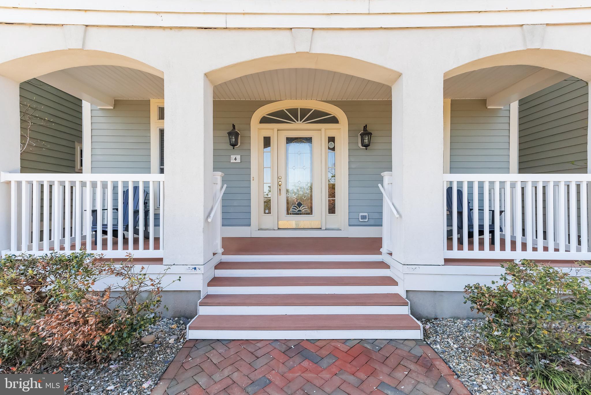 4 SEASIDE MEWS LUS-BS