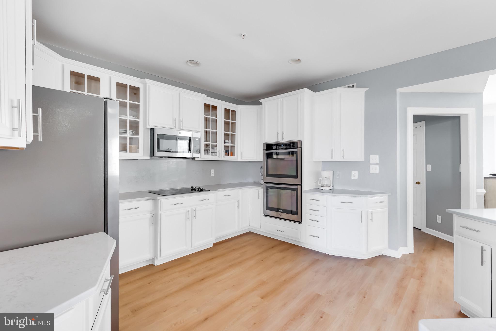 SUNSET ISLAND - Residential