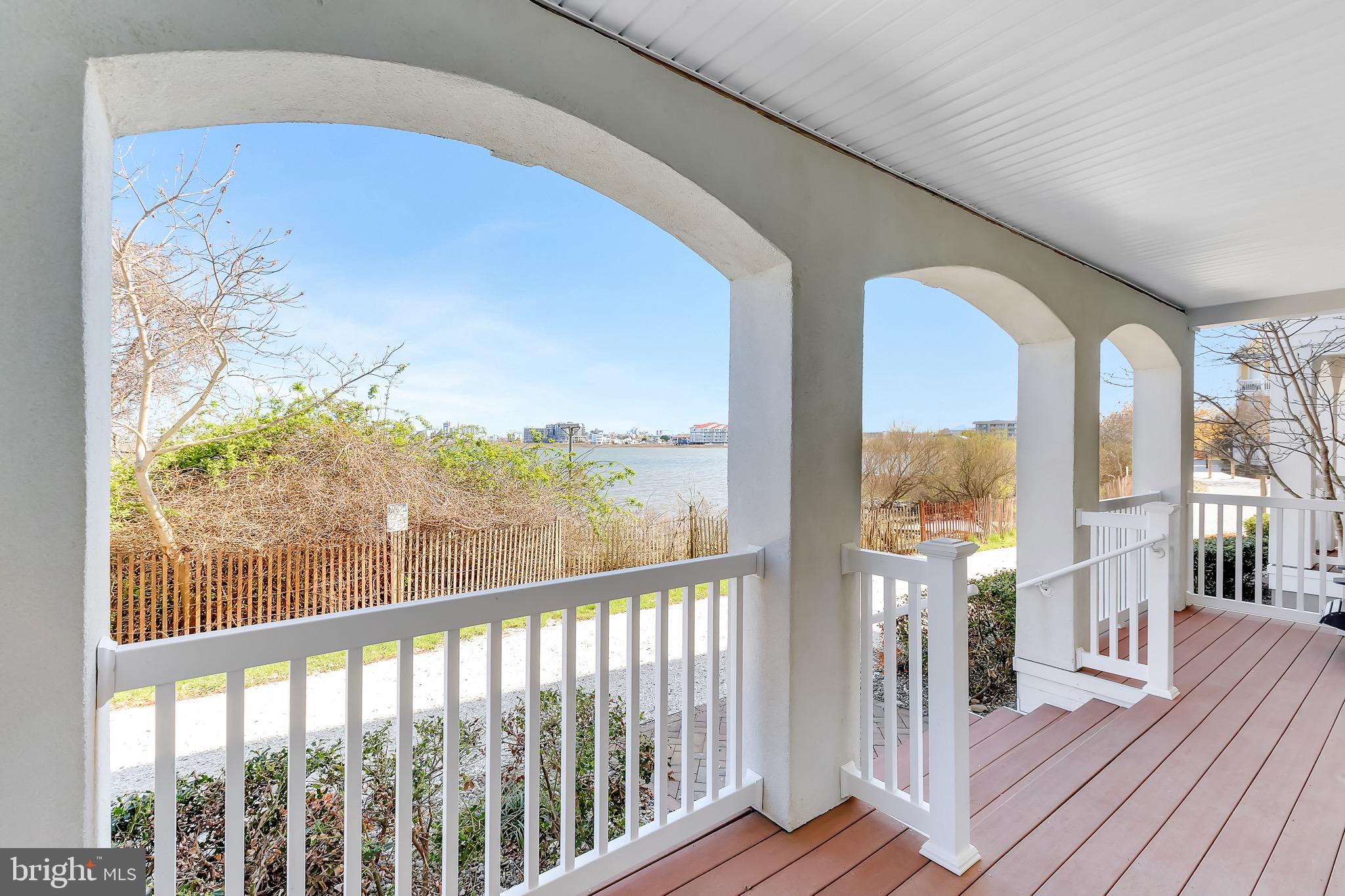 SUNSET ISLAND - Residential